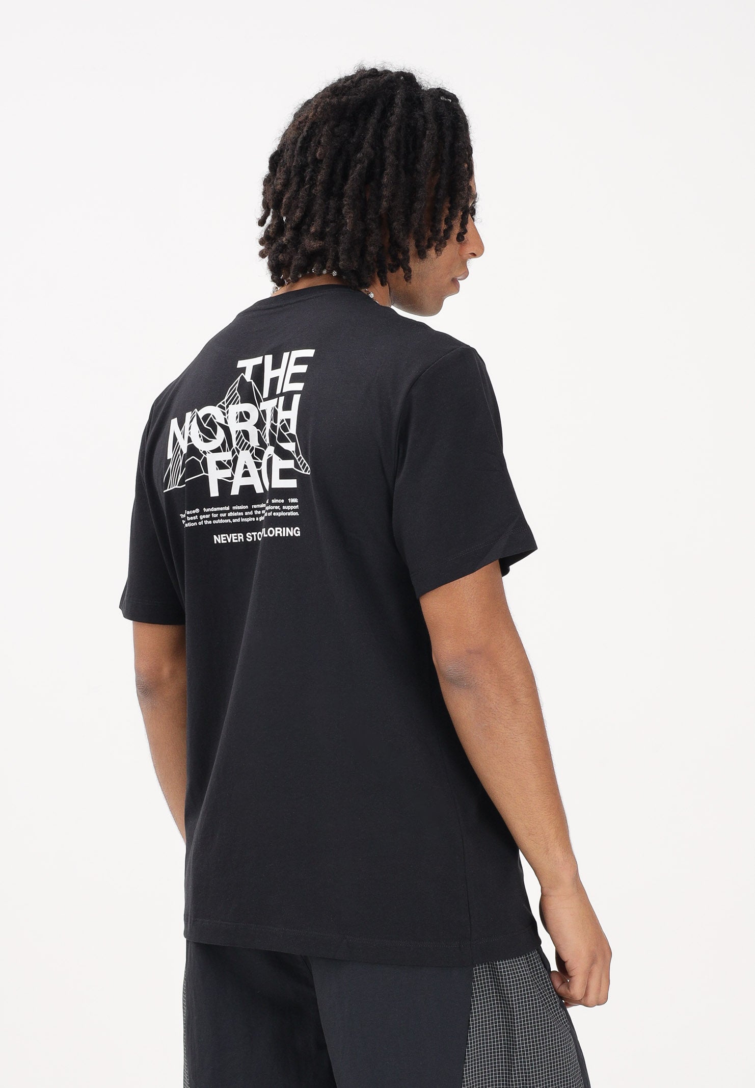 THE NORTH FACE T-shirt a manica corta Mountain Sketch nera da uomo NF0A8GUZJK31 . THE NORTH FACE