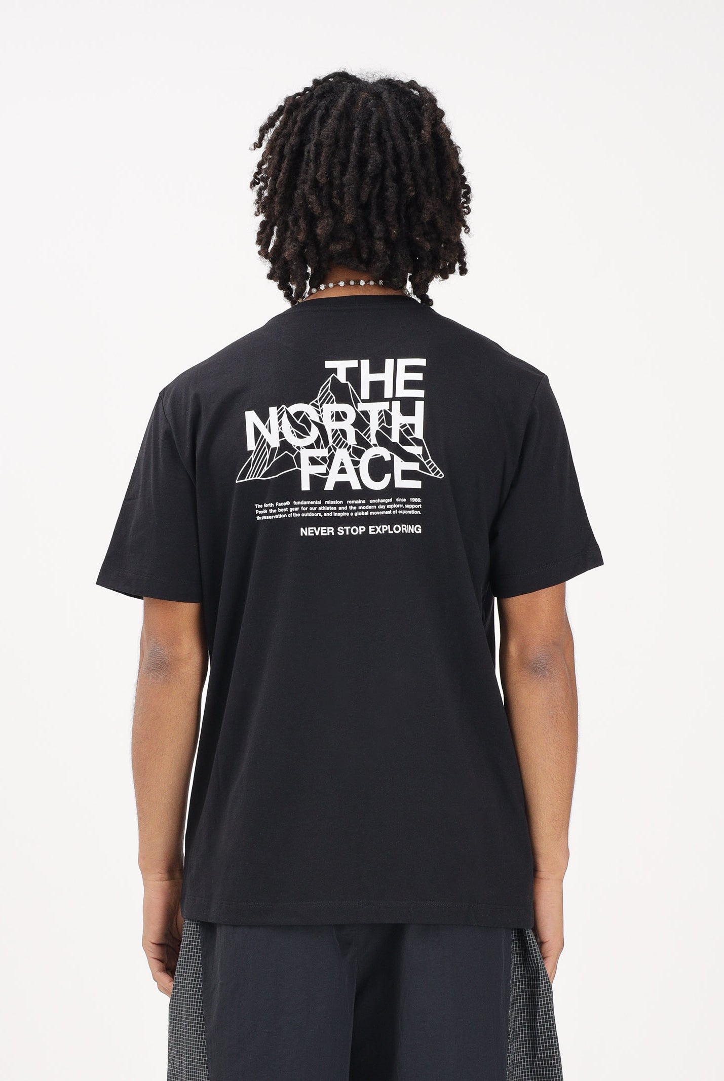 THE NORTH FACE T-shirt a manica corta Mountain Sketch nera da uomo NF0A8GUZJK31 . THE NORTH FACE