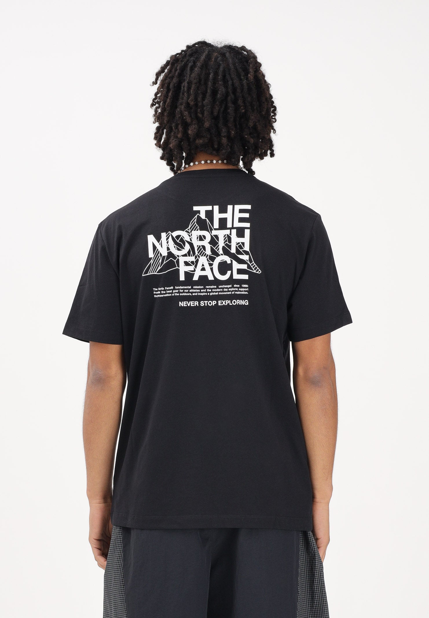 THE NORTH FACE T-shirt a manica corta Mountain Sketch nera da uomo NF0A8GUZJK31 . THE NORTH FACE