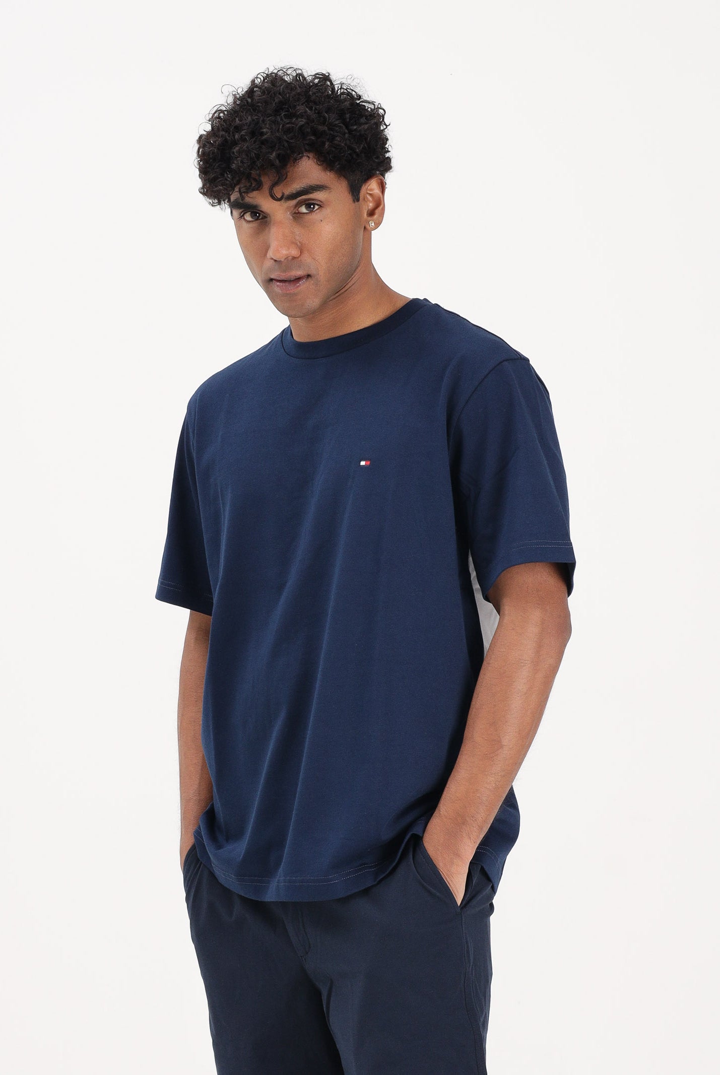 TOMMY HILFIGER T-shirt a manica corta blu da uomo con maxi stampa flag MW0MW42382 DCC TOMMY HILFIGER