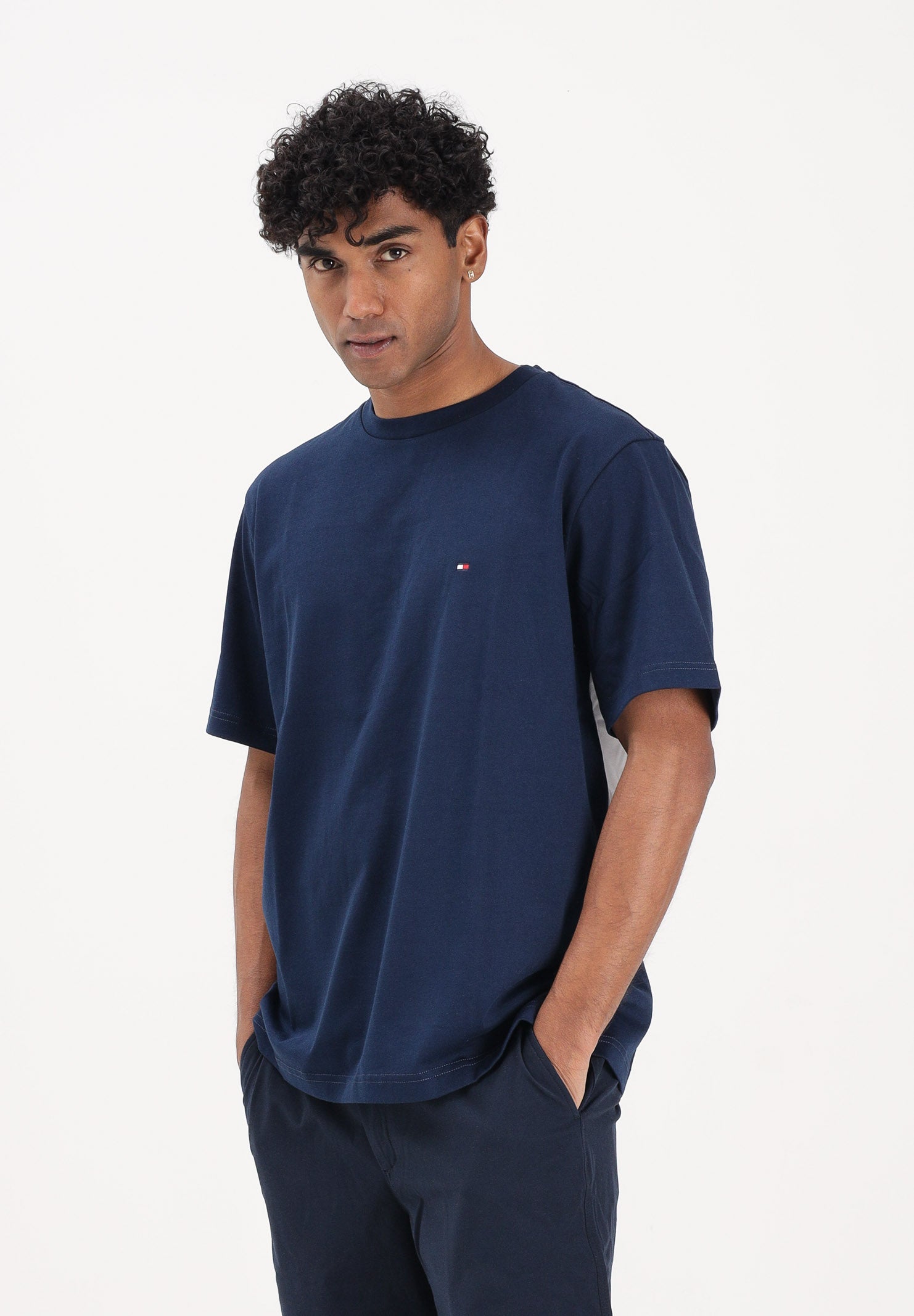 TOMMY HILFIGER T-shirt a manica corta blu da uomo con maxi stampa flag MW0MW42382 DCC TOMMY HILFIGER