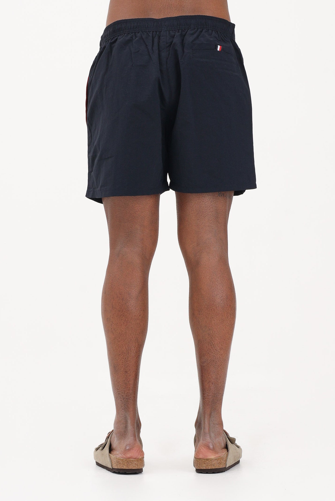 TOMMY HILFIGER Shorts mare blu da uomo con grafica color block UM0UM03840 DW5 TOMMY HILFIGER