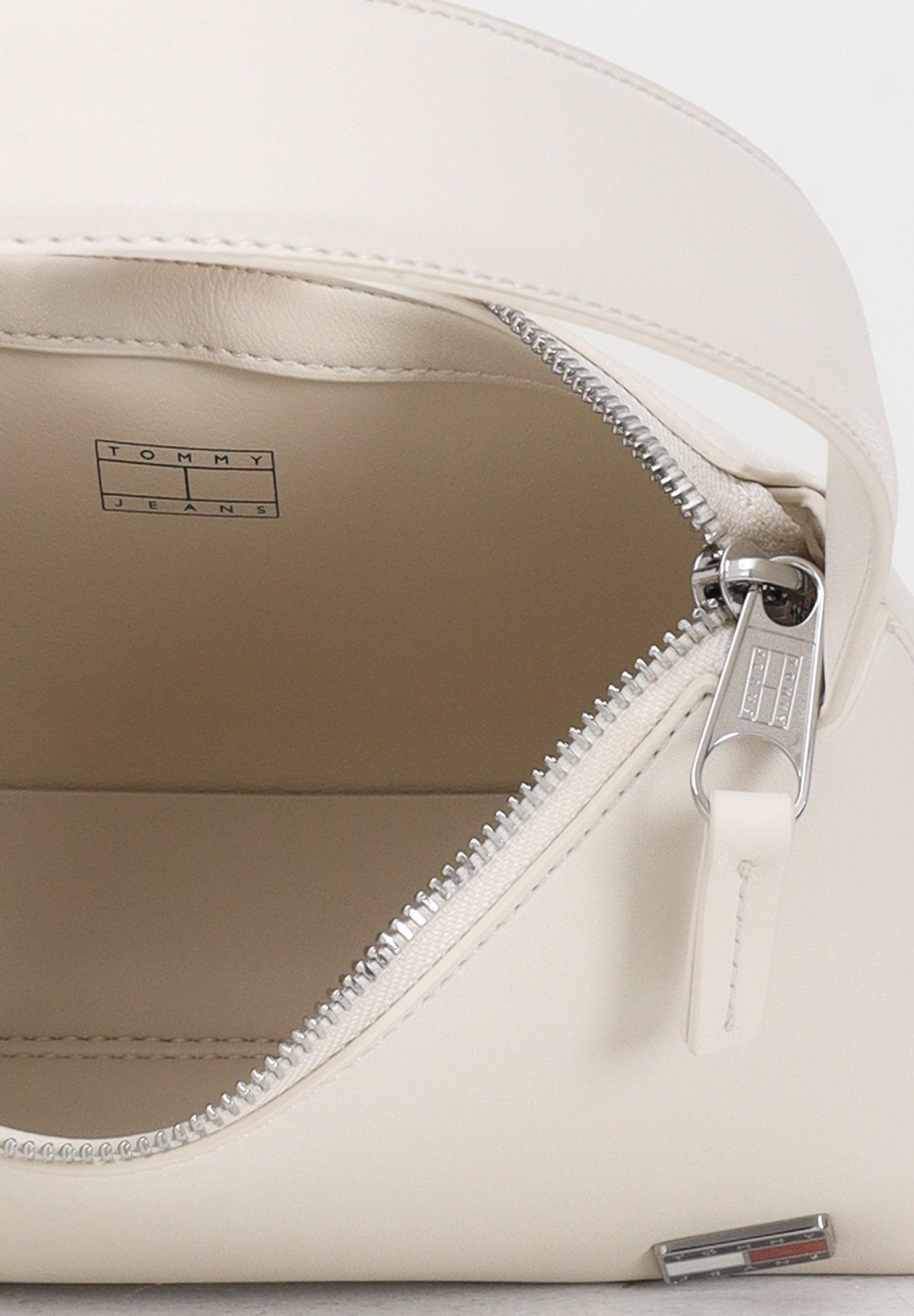 TOMMY JEANS Borsa a spalla panna da donna con logo AW0AW17873 BDS TOMMY JEANS