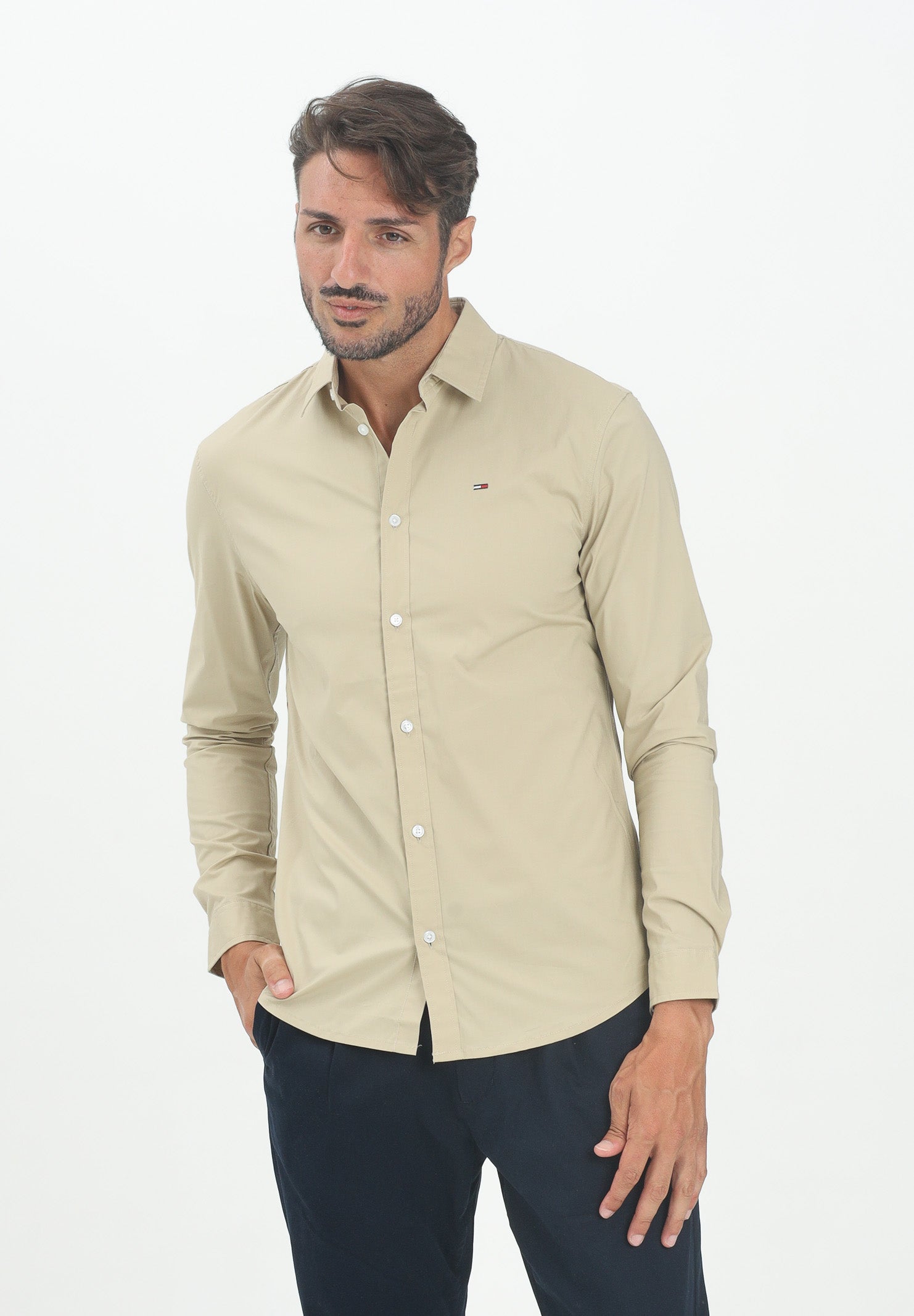 TOMMY JEANS Camicia a manica lunga beige da uomo DM0DM04405RBV . TOMMY JEANS