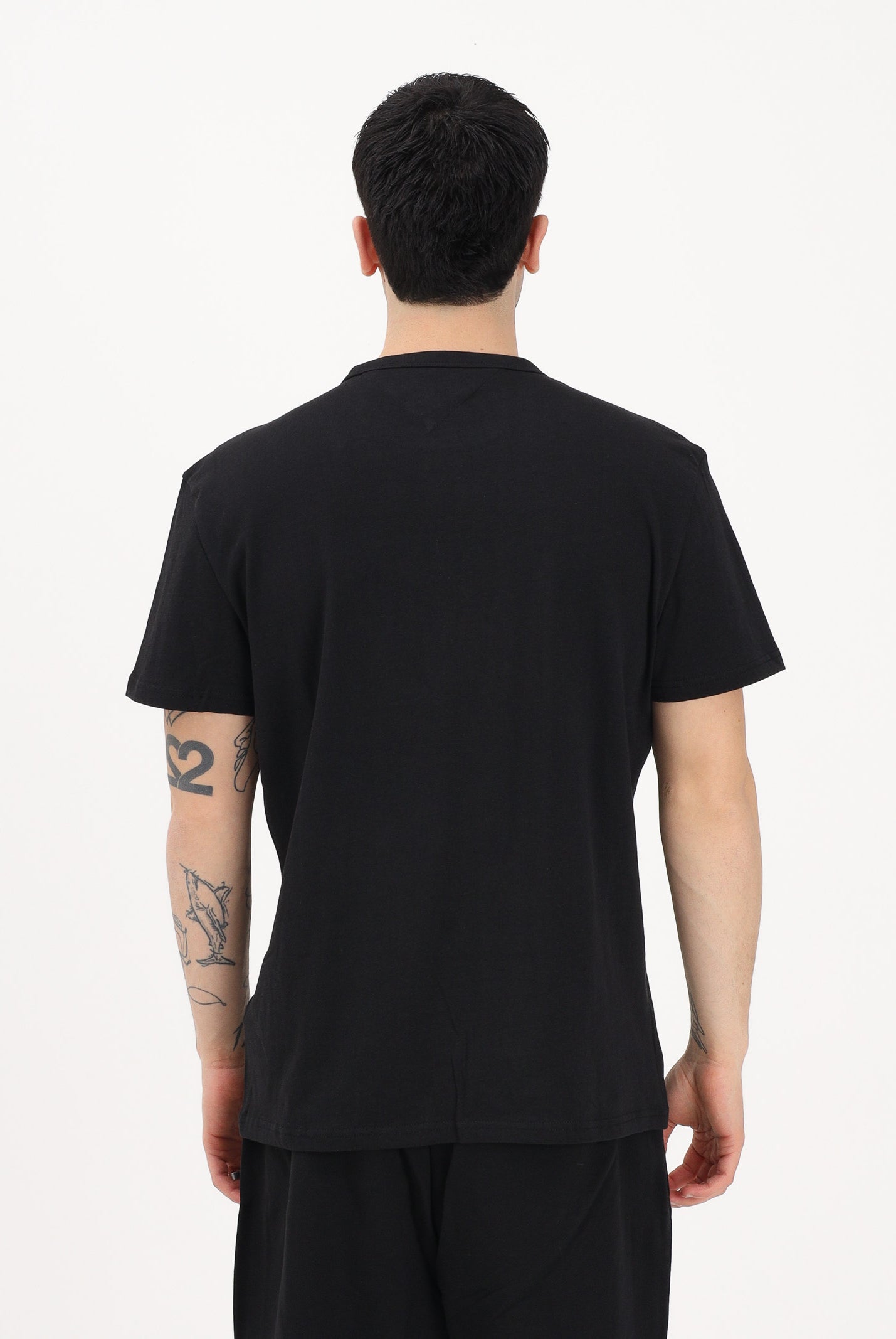 TOMMY JEANS T-shirt a manica corta nera da uomo con ricamo logo DM0DM20322 BDS TOMMY JEANS