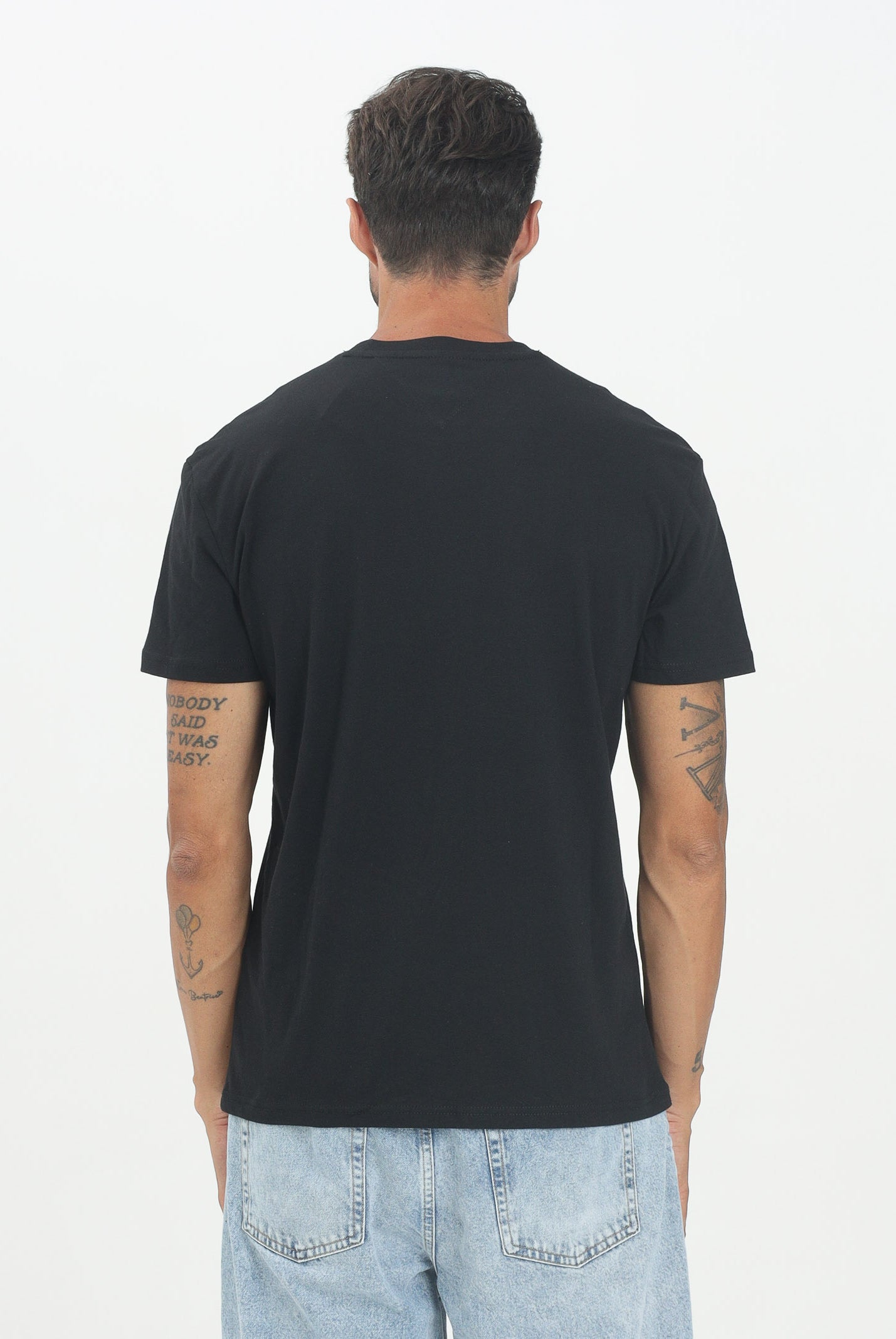 TOMMY JEANS T-shirt a manica corta nera da uomo con logo DM0DM21911BDS . TOMMY JEANS