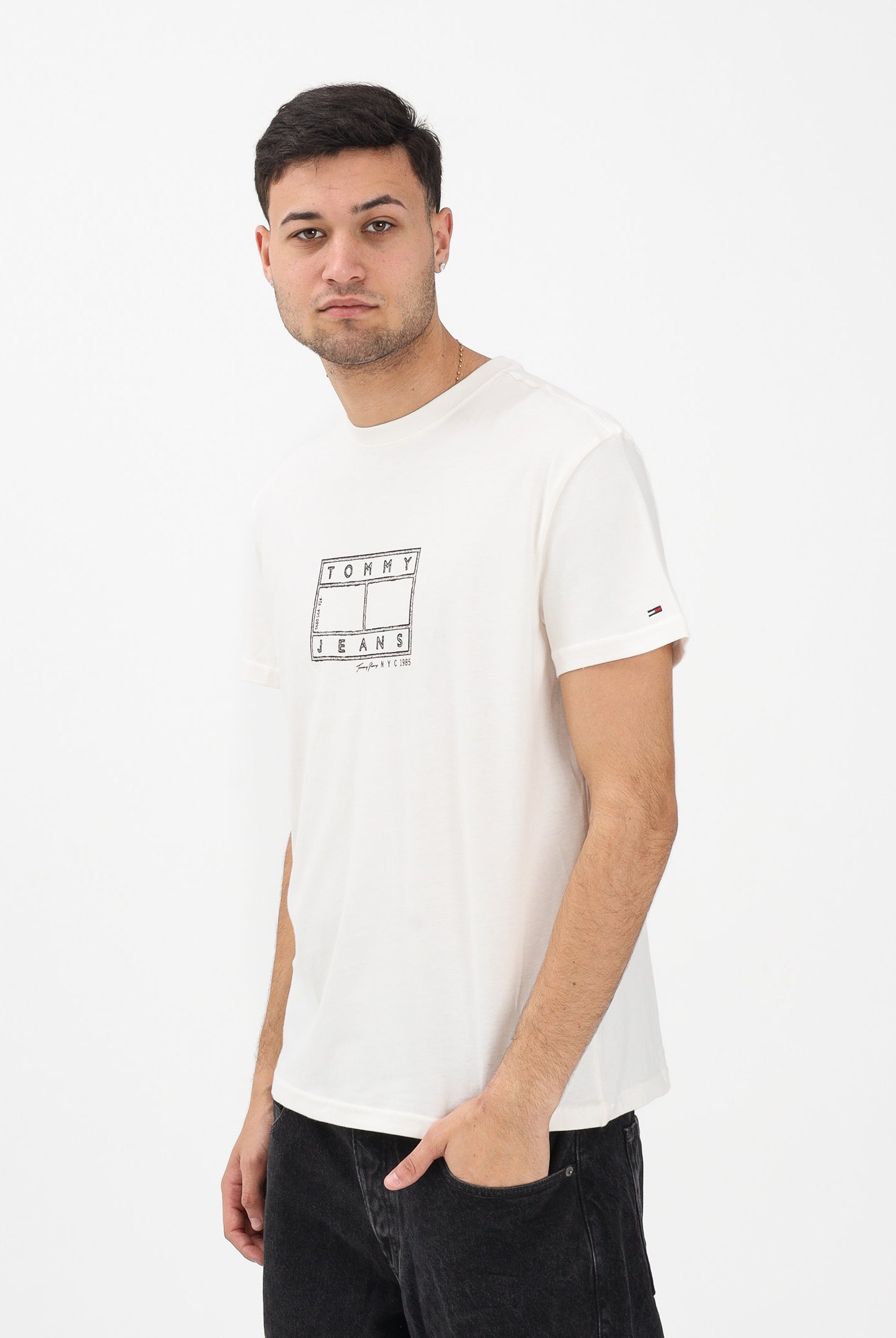 TOMMY JEANS T-shirt a manica corta panna da uomo con logo a timbro DM0DM22317 YBH TOMMY JEANS
