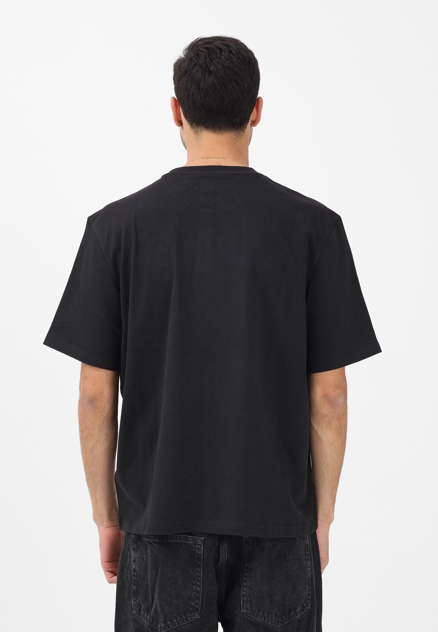 TOMMY JEANS T-shirt a manica corta nera da uomo con stampa logo effetto consumato DM0DM22463 BDS TOMMY JEANS