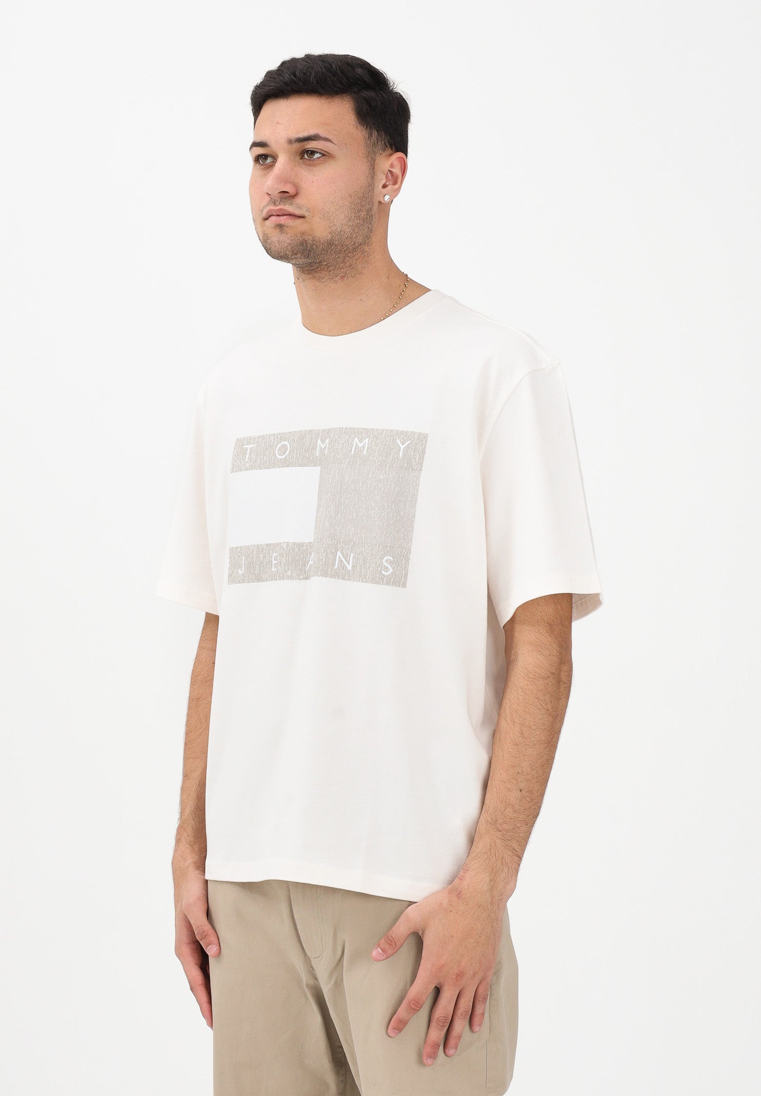 TOMMY JEANS T-shirt a manica corta panna da uomo con stampa logo effetto consumato DM0DM22463 YBH TOMMY JEANS