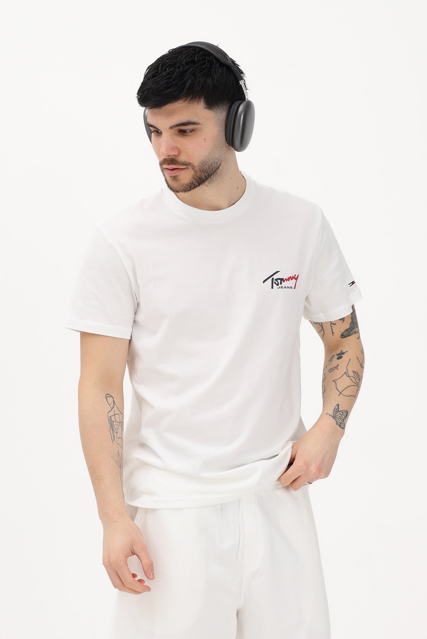 TOMMY JEANS T-shirt a manica corta bianca da uomo con logo frontale DM0DM22538 YBL TOMMY JEANS