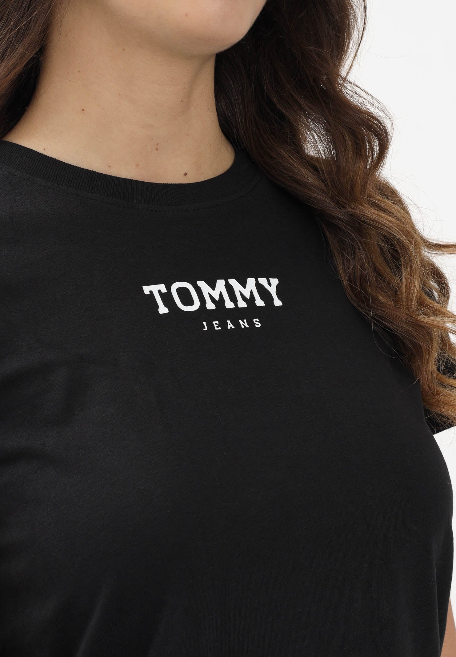 TOMMY JEANS T-shirt a manica corta nera da donna con logo DW0DW21842 BDS TOMMY JEANS