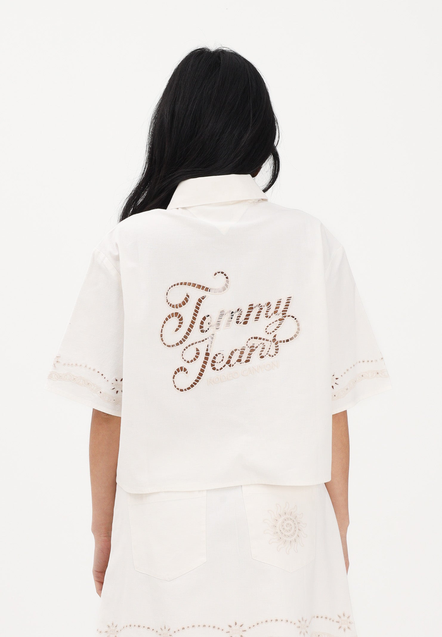 TOMMY JEANS Camicia a manica corta panna da donna con ricamo logo DW0DW22214 YBH TOMMY JEANS