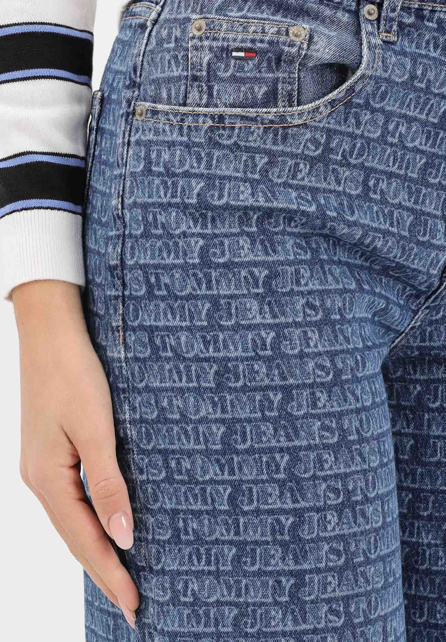 TOMMY JEANS Jeans in denim medio da donna con logo laserato all over DW0DW22470 1A5 TOMMY JEANS