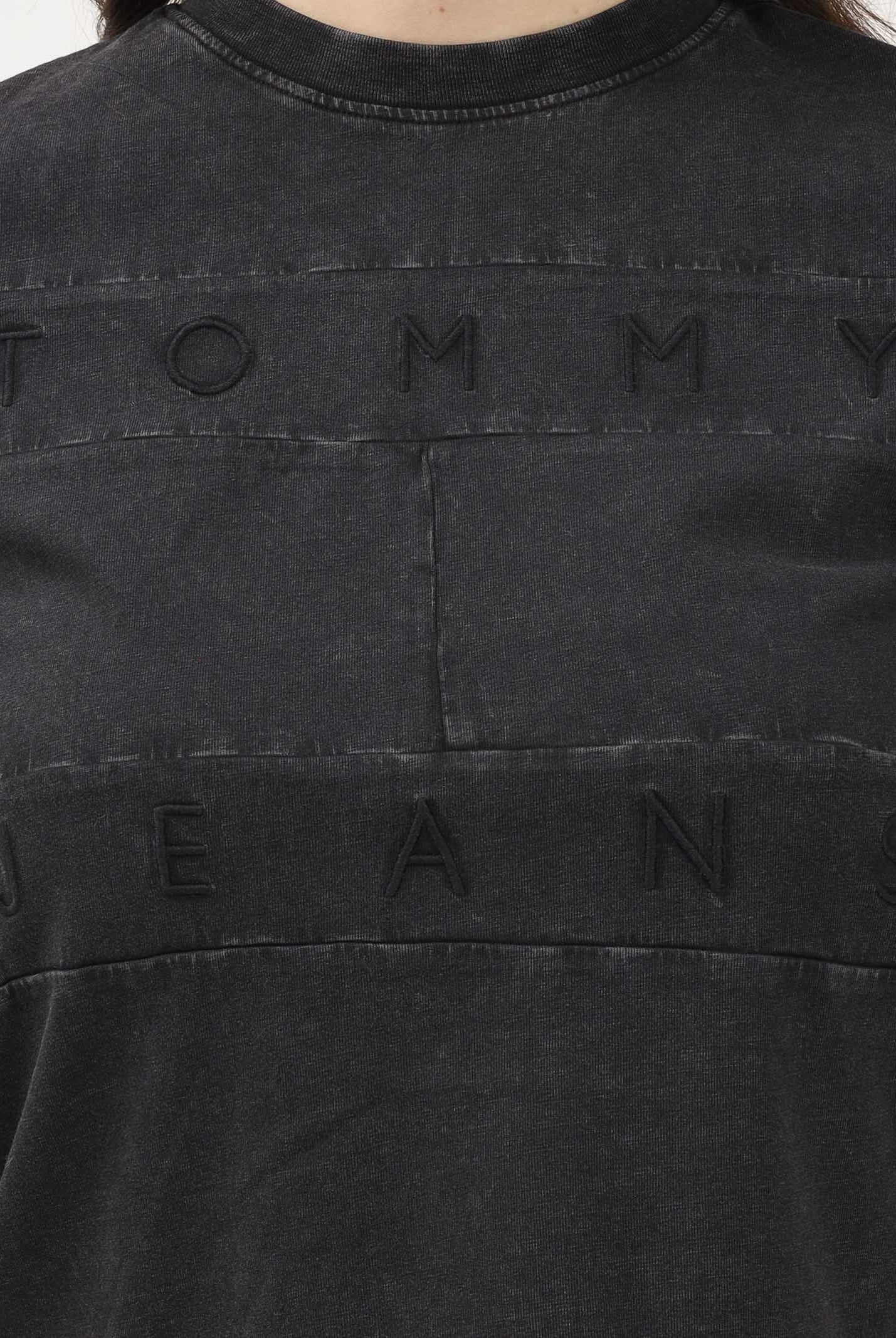TOMMY JEANS T-shirt a manica corta nera da donna con logo DW0DW22539 BDS TOMMY JEANS