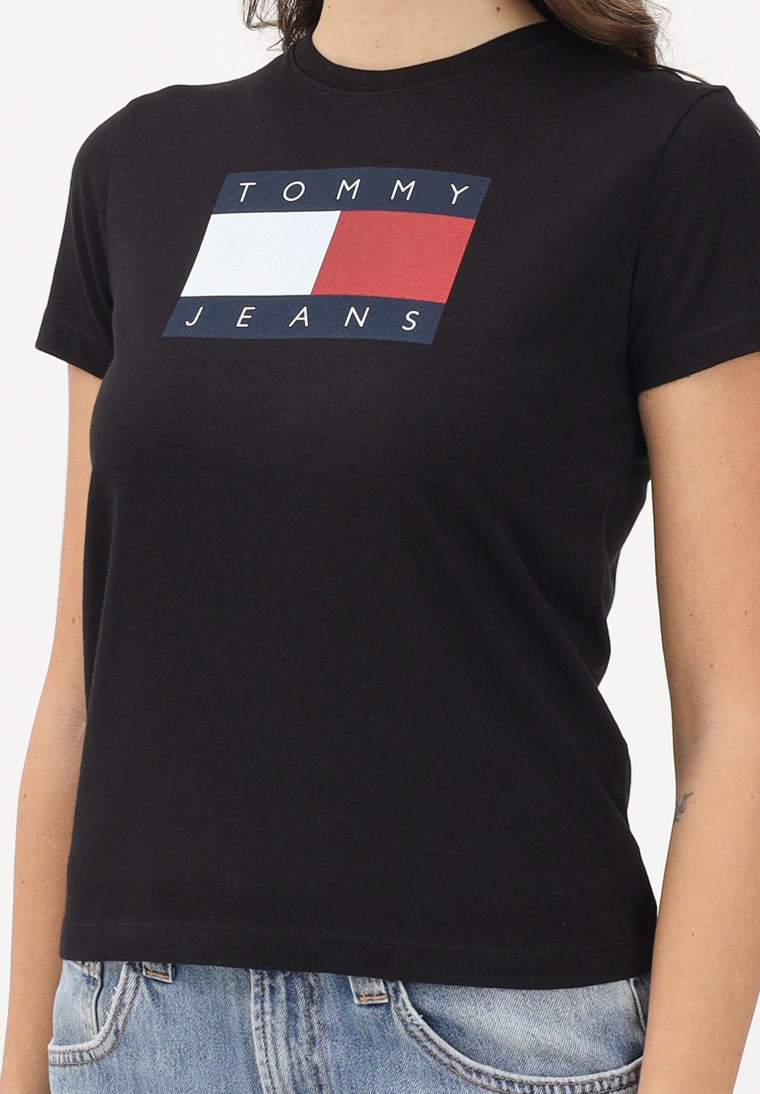 TOMMY JEANS T-shirt a manica corta nera da donna con logo DW0DW22562 BDS TOMMY JEANS