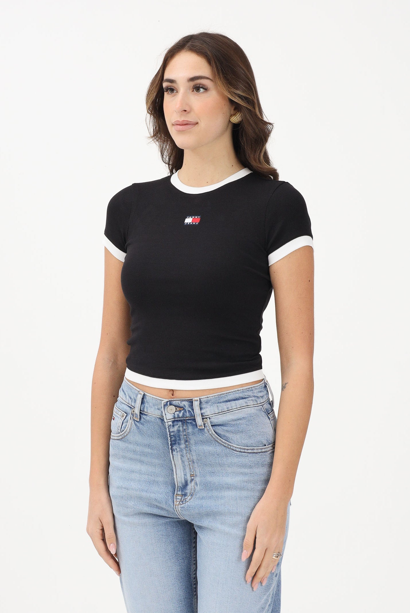TOMMY JEANS T-shirt a manica corta nera da donna con logo e finiture a contrasto DW0DW22575 BDS TOMMY JEANS