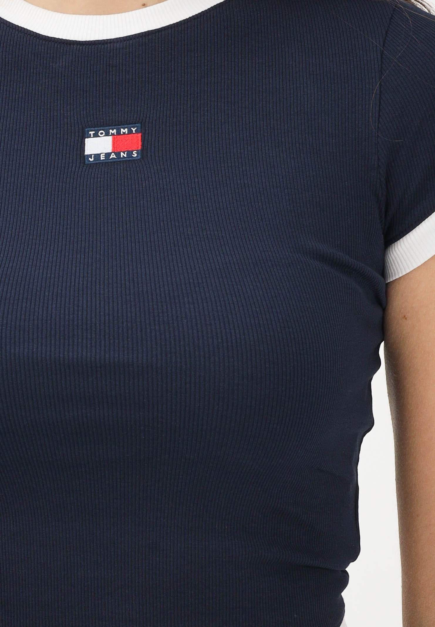 TOMMY JEANS T-shirt a manica corta blu da donna con logo e finiture a contrasto DW0DW22575 C1G TOMMY JEANS