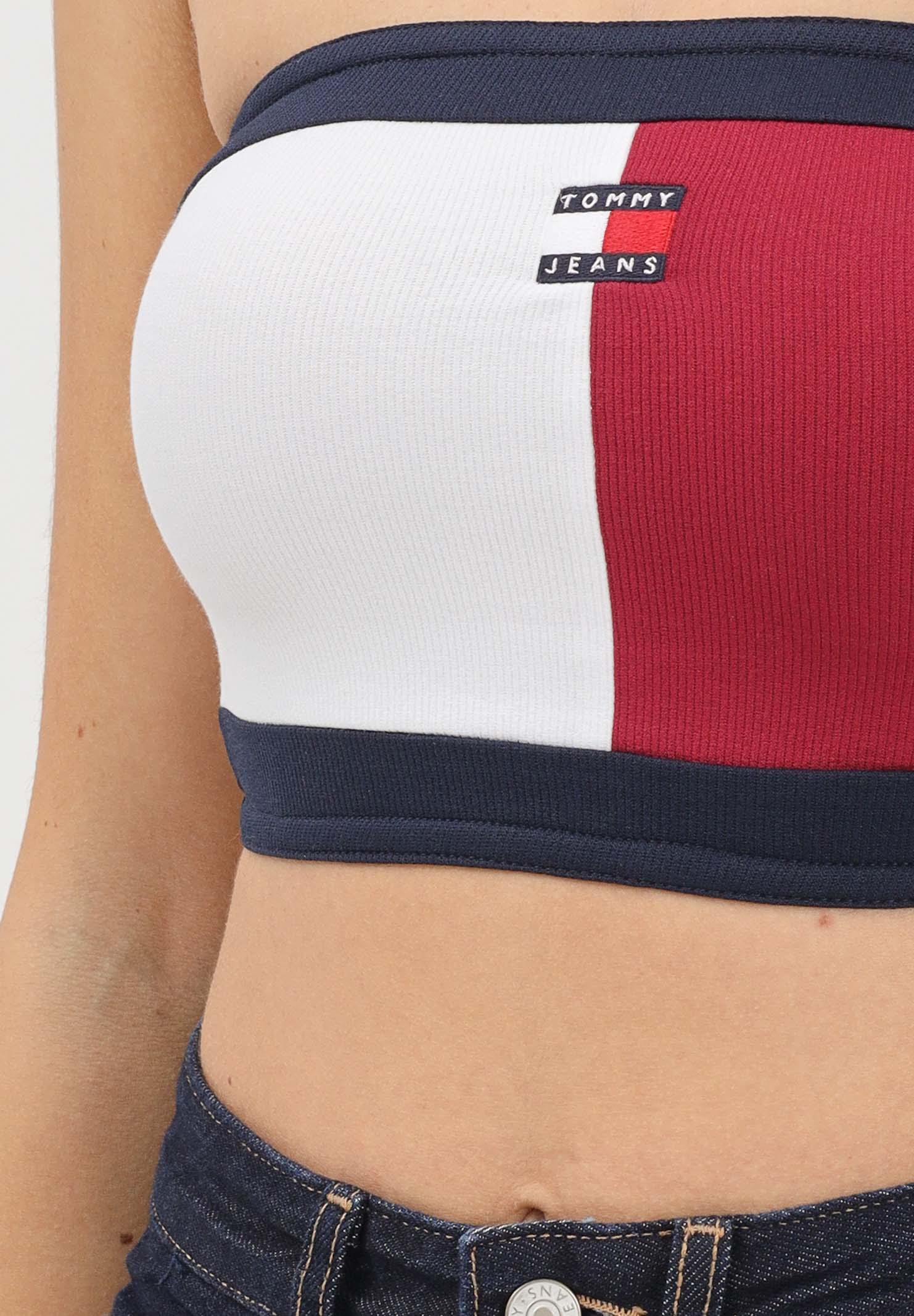 TOMMY JEANS Top caratterizzato dal classico motivo color block nei toni del bianco blu e bordeaux da donna DW0DW22637 VLC TOMMY JEANS