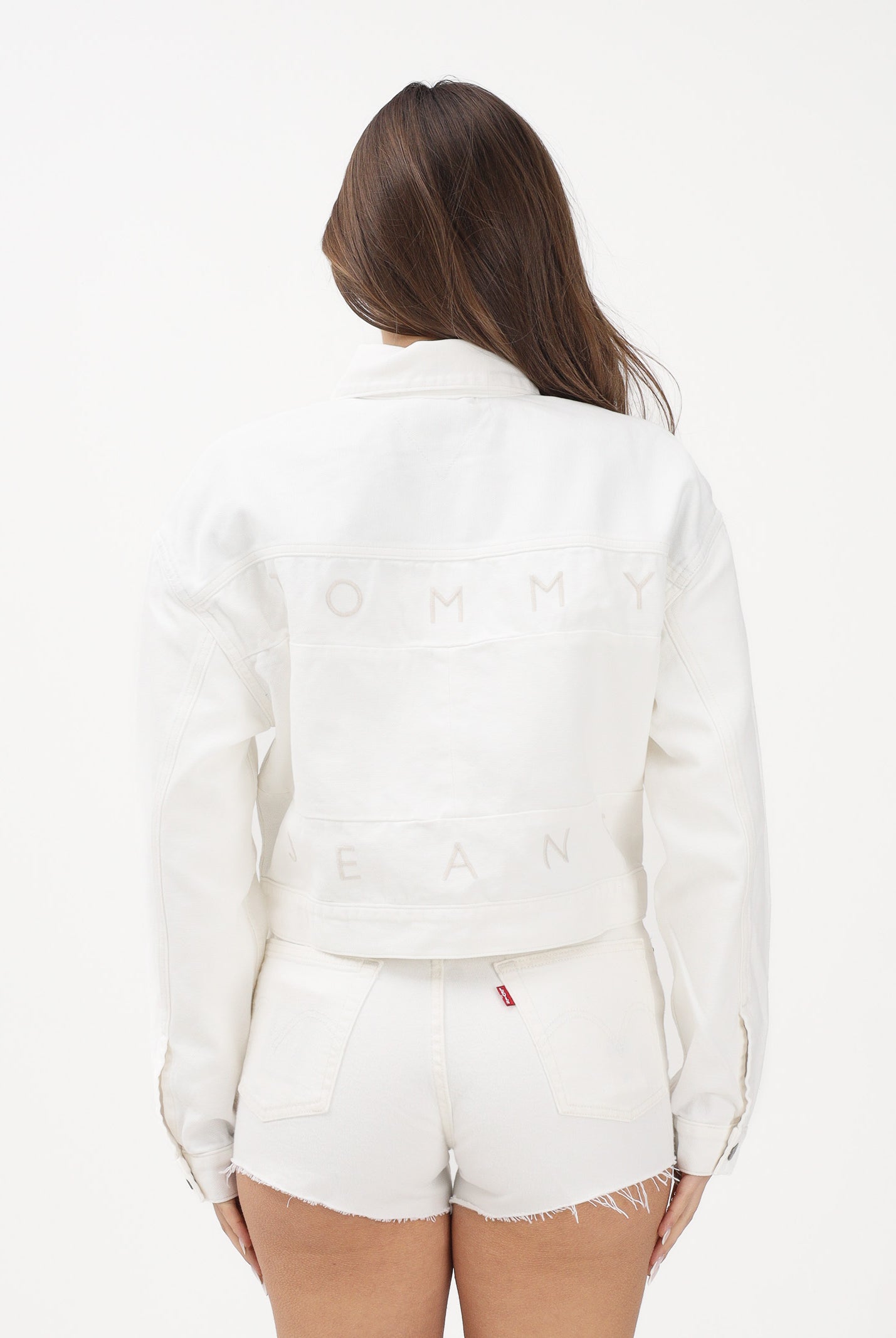 TOMMY JEANS Giubbotto in denim bianco da donna con logo sul retro DW0DW21979 1D0 TOMMY JEANS