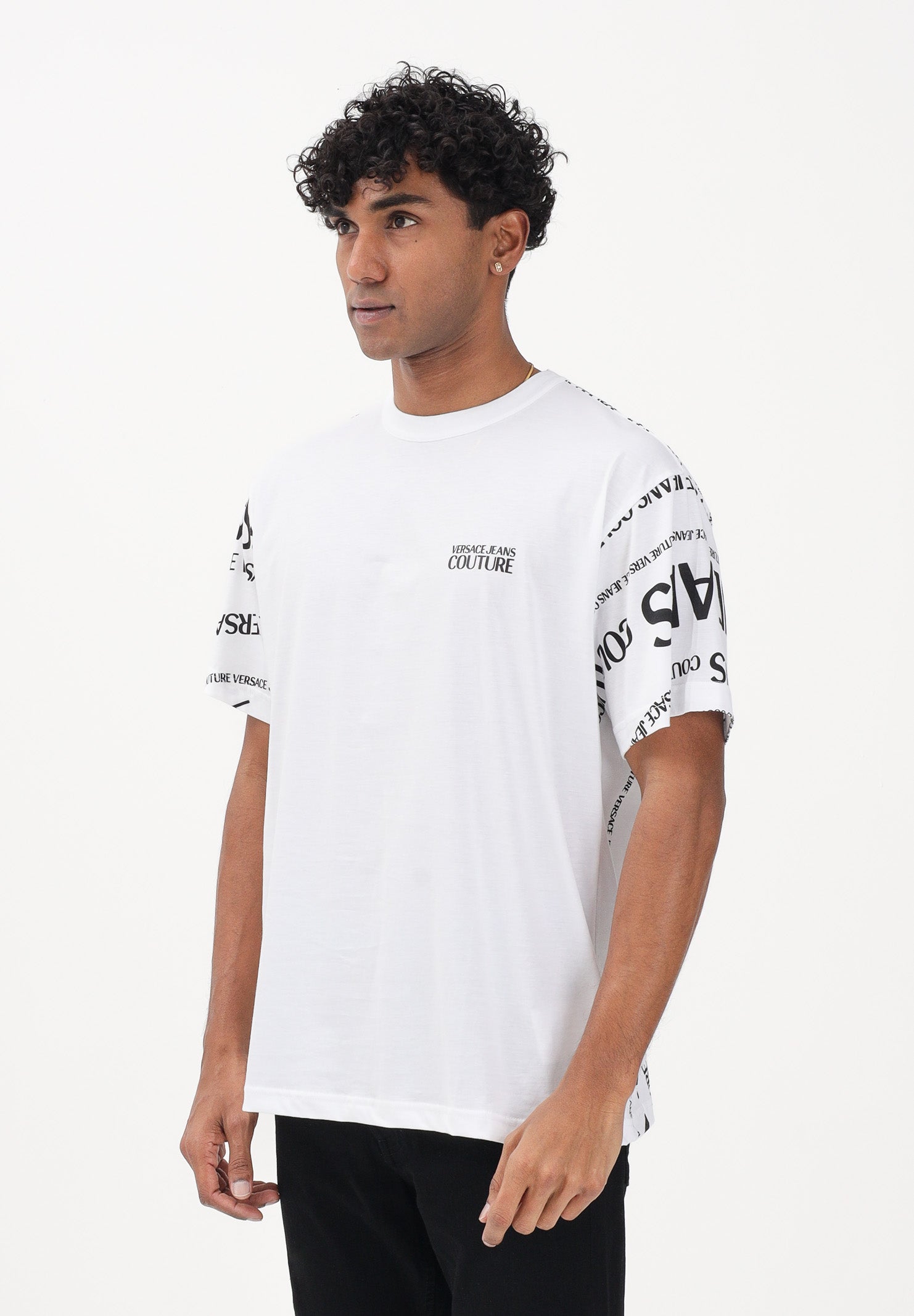 VERSACE JEANS COUTURE T-shirt a manica corta bianca da uomo con stampa Logomania su maniche e retro 80GAH6R1JS555 L02 VERSACE JEANS COUTURE