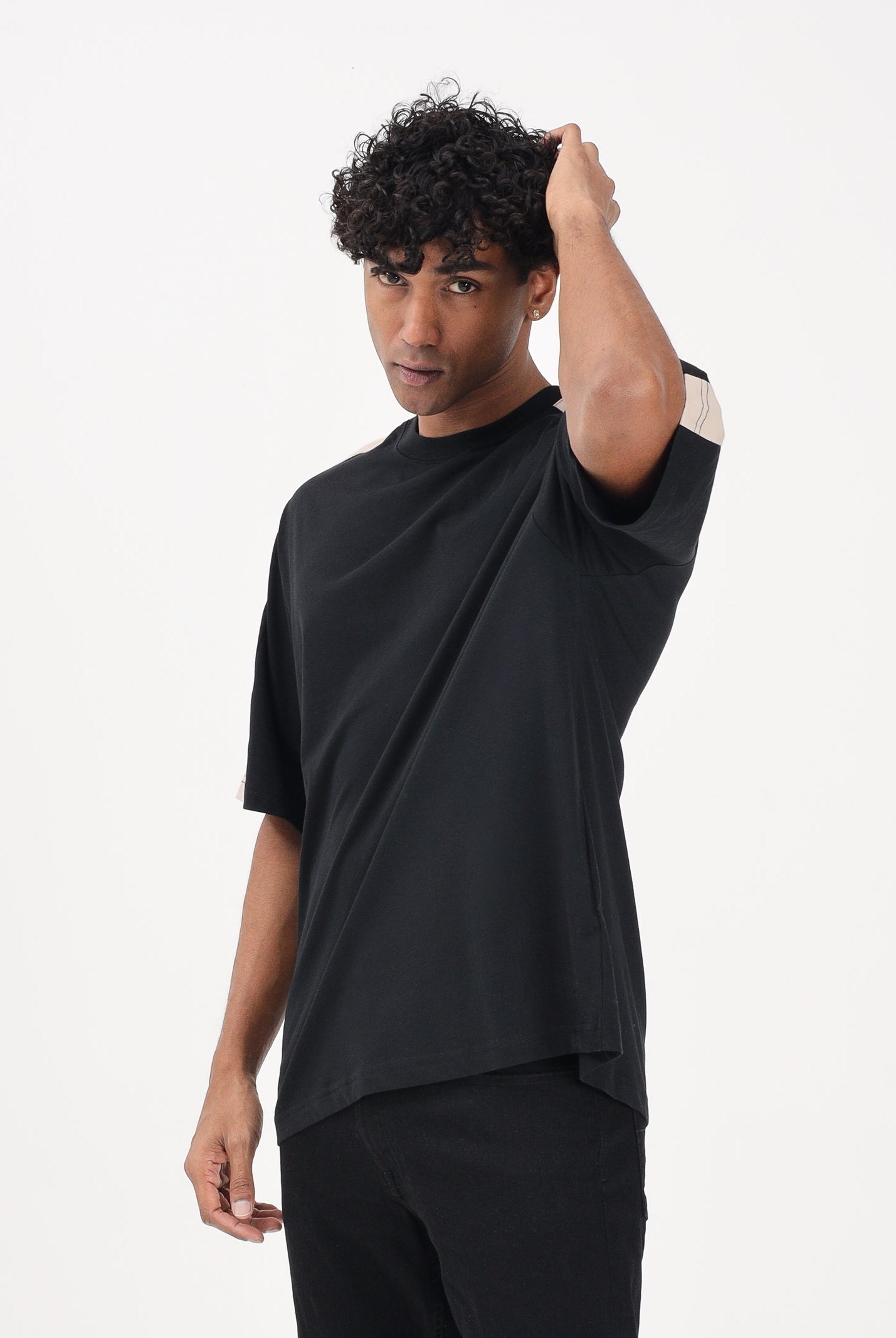 VERSACE JEANS COUTURE T-shirt a manica corta nera da uomo con inserto a contrasto 80GAHE08CJ00E 899 VERSACE JEANS COUTURE