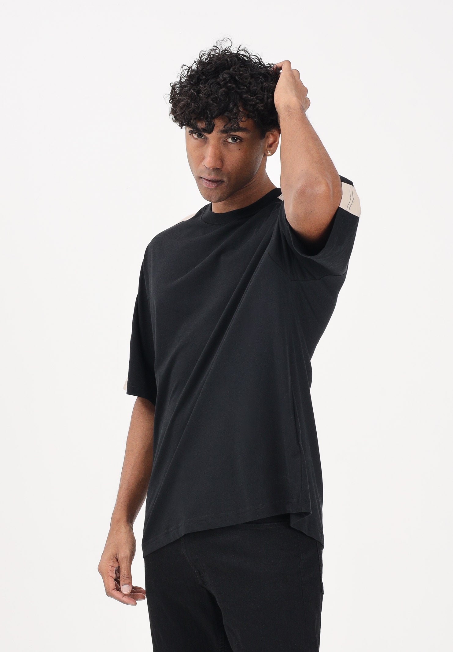 VERSACE JEANS COUTURE T-shirt a manica corta nera da uomo con inserto a contrasto 80GAHE08CJ00E 899 VERSACE JEANS COUTURE