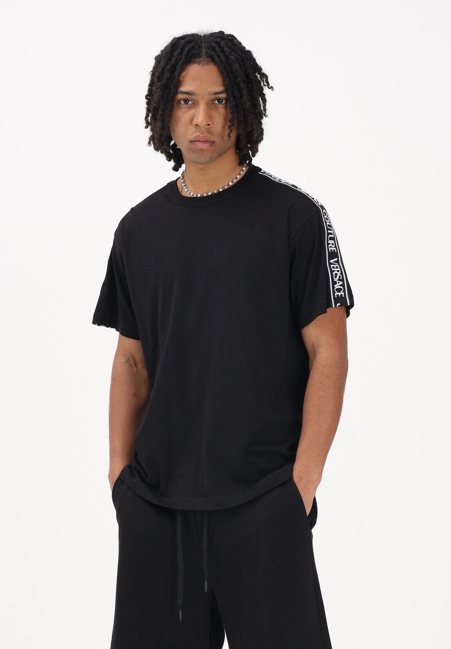 VERSACE JEANS COUTURE T-shirt a manica corta nera da uomo con inserti logati 80GAHT16CJ00T 899 VERSACE JEANS COUTURE