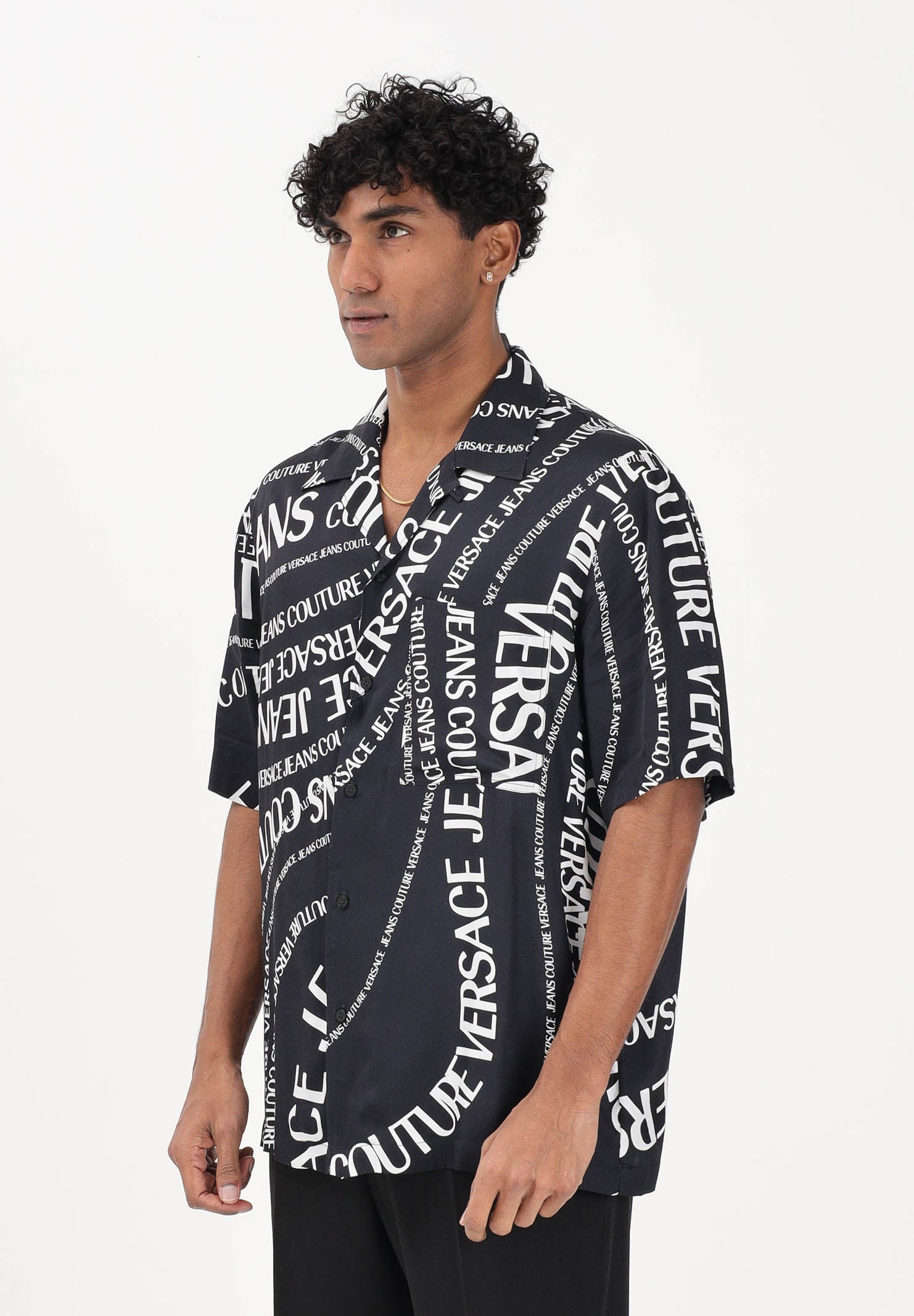 VERSACE JEANS COUTURE Camicia a manica corta nera da uomo con stampa Logomania all-over 80GAL2B0NS772 L01 VERSACE JEANS COUTURE