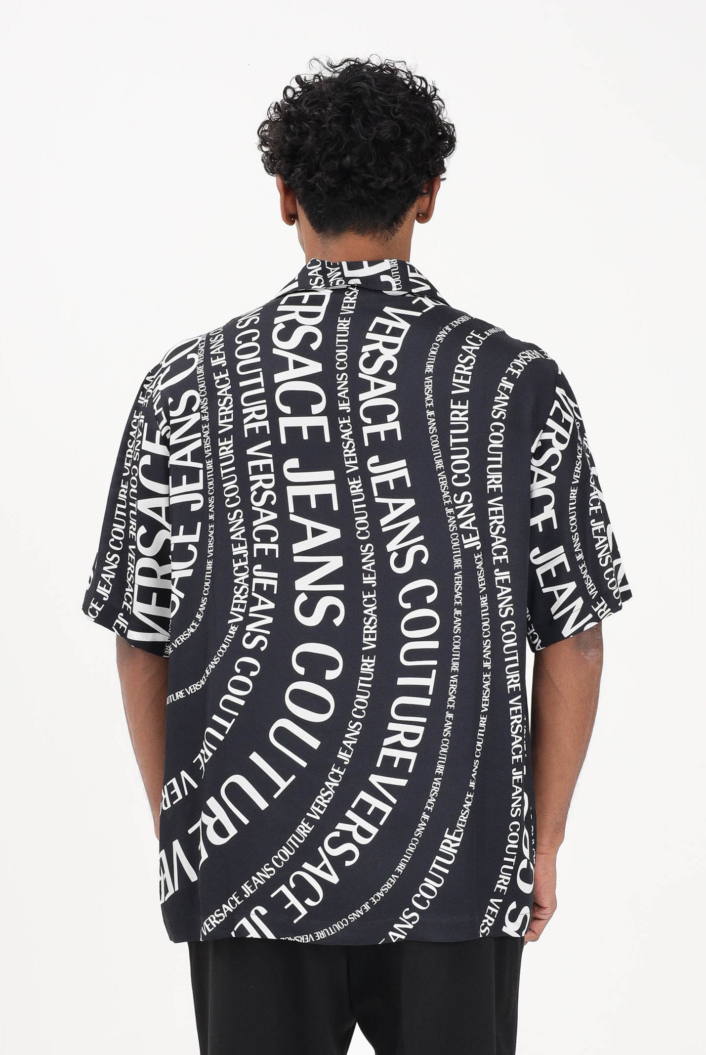 VERSACE JEANS COUTURE Camicia a manica corta nera da uomo con stampa Logomania all-over 80GAL2B0NS772 L01 VERSACE JEANS COUTURE