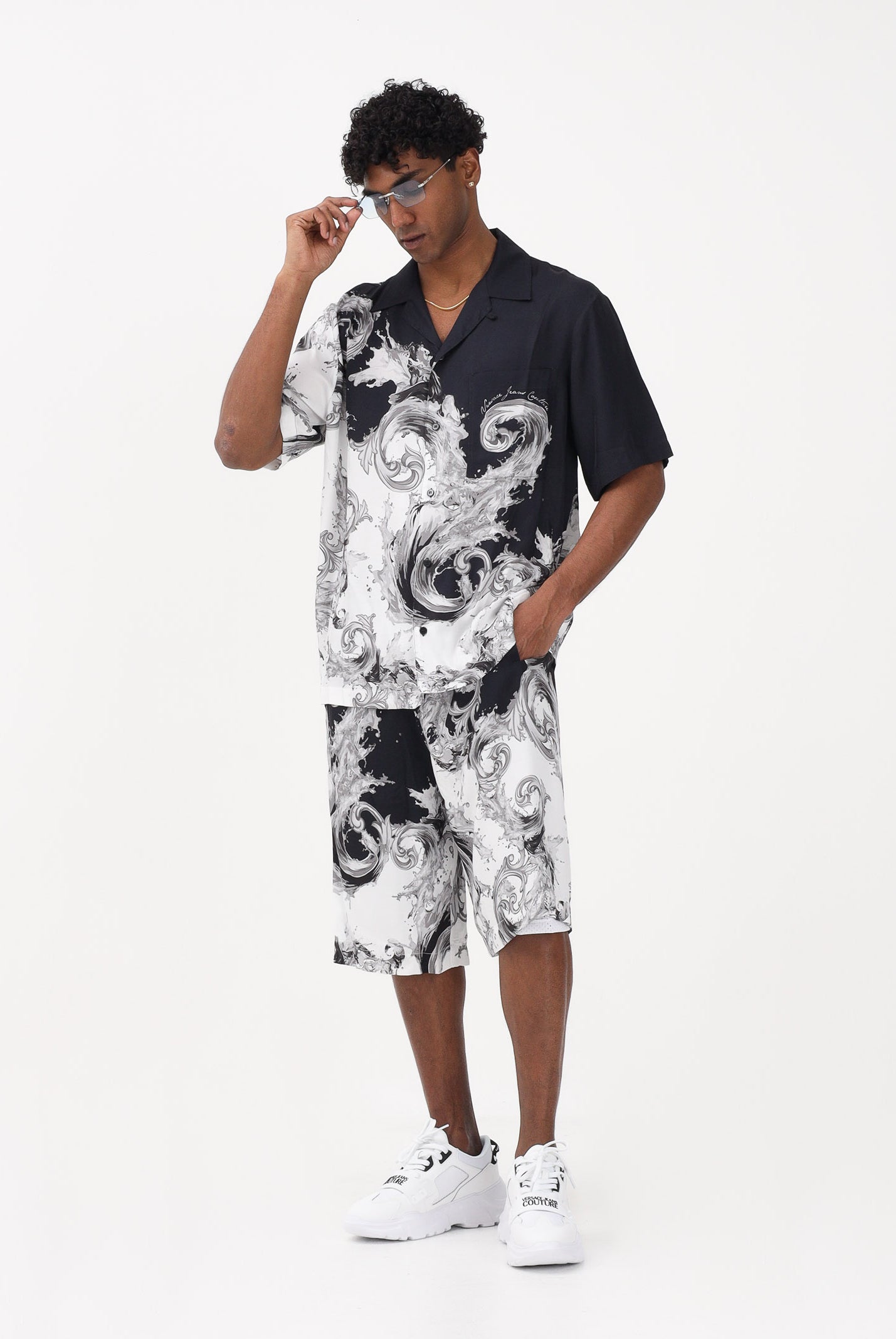 VERSACE JEANS COUTURE Camicia a manica corta nera da uomo con stampa "Wave Couture" 80GAL2BBNS786 V22 VERSACE JEANS COUTURE