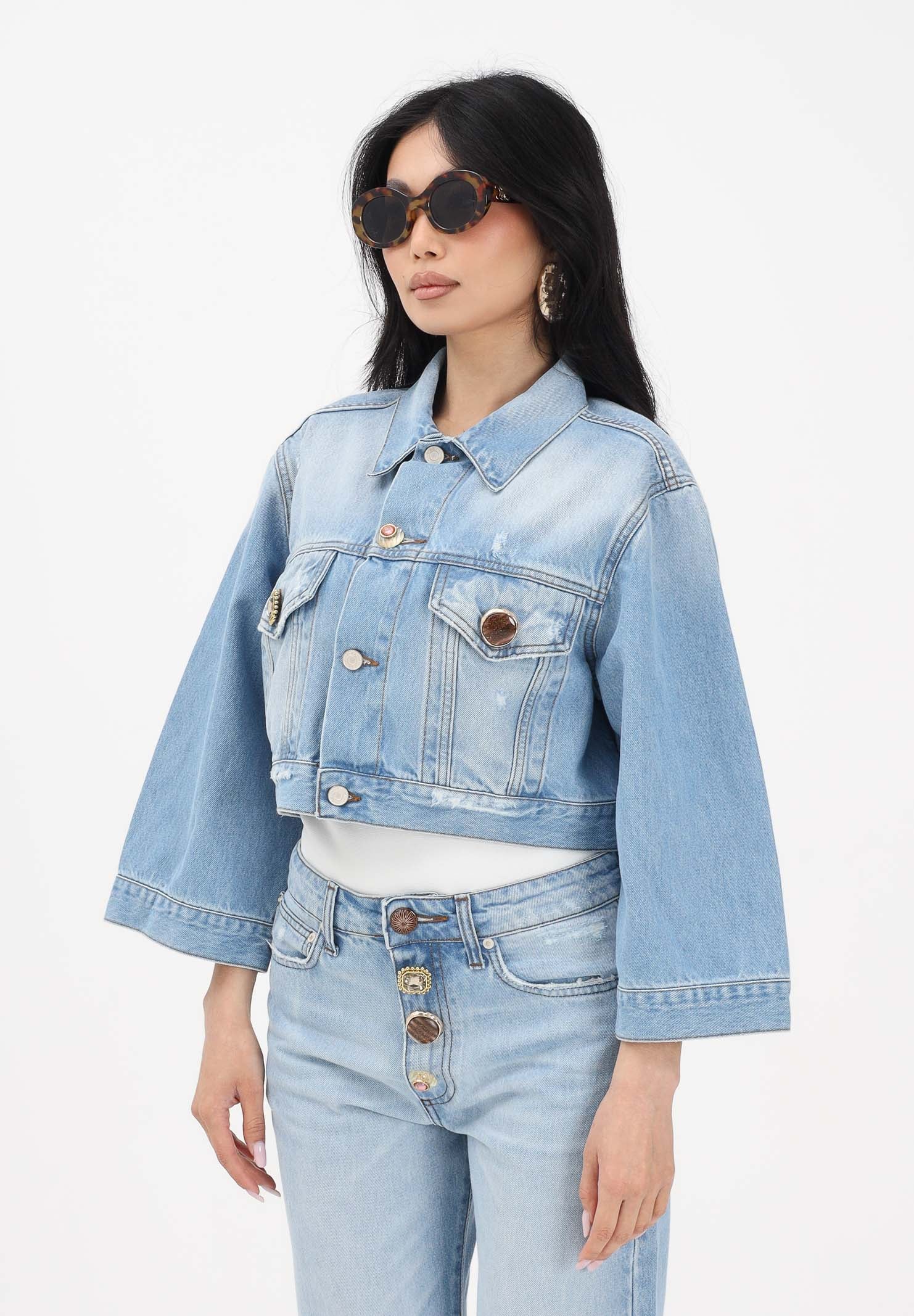 VICOLO Giubbotto in denim chiaro da donna con bottoni gioiello DAB5109 DECH VICOLO