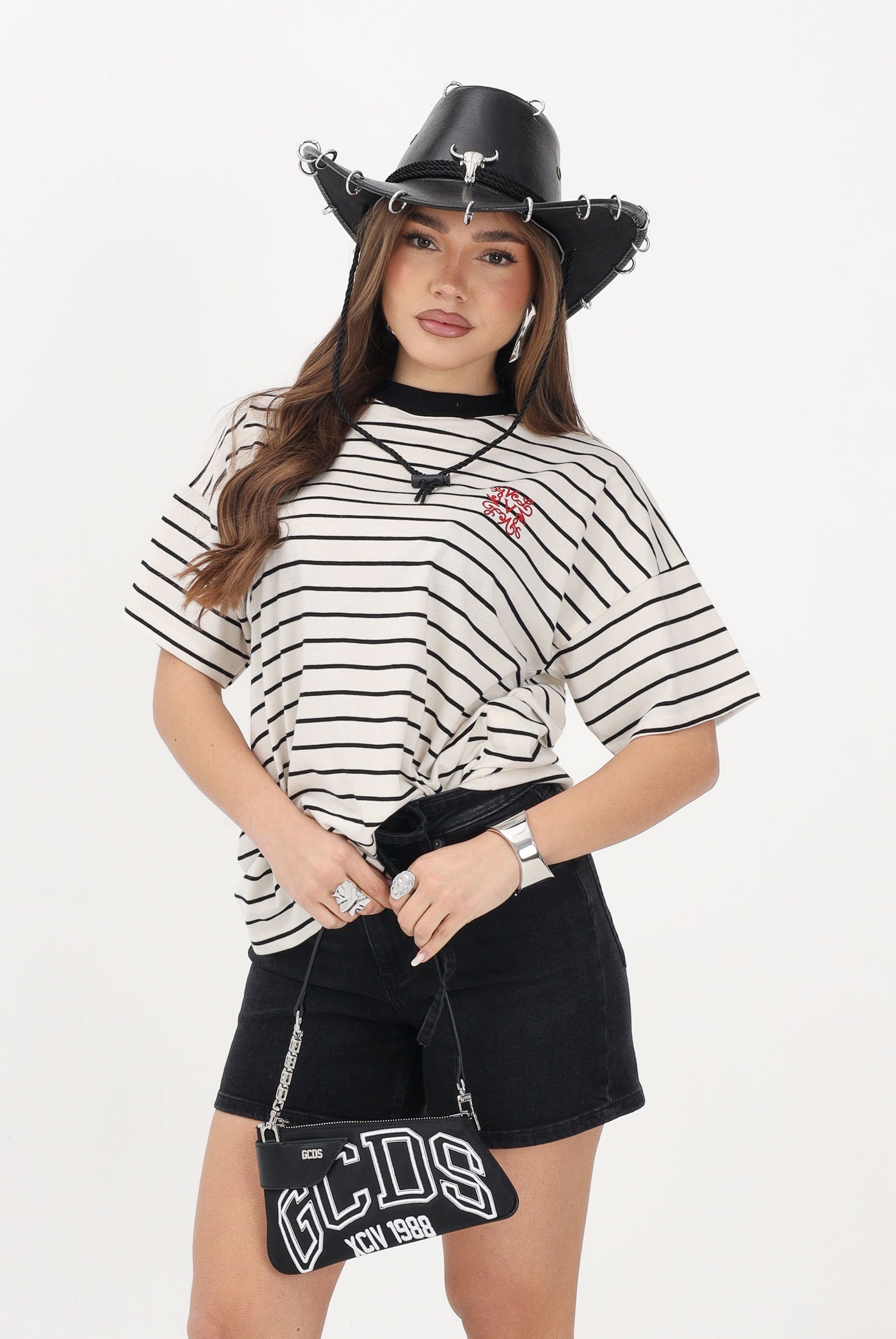 VICOLO T-shirt a manica corta panna e nera da donna con motivo a righe e ricamo RAB0554 NANE VICOLO