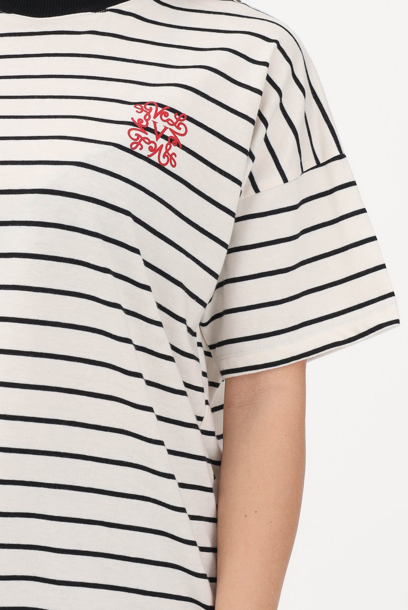 VICOLO T-shirt a manica corta panna e nera da donna con motivo a righe e ricamo RAB0554 NANE VICOLO