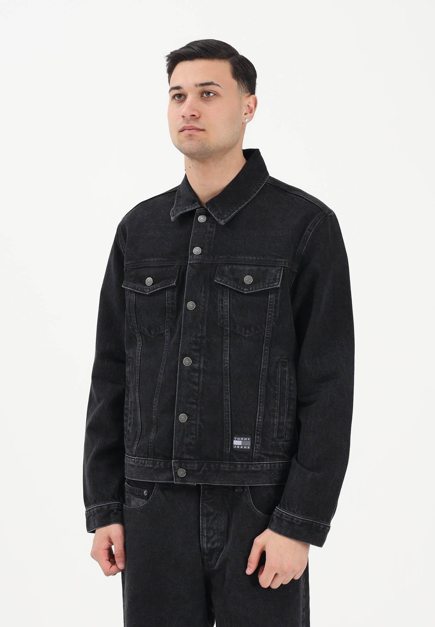 TOMMY JEANS Giubbotto in denim nero da uomo DM0DM22670 1BZ TOMMY JEANS