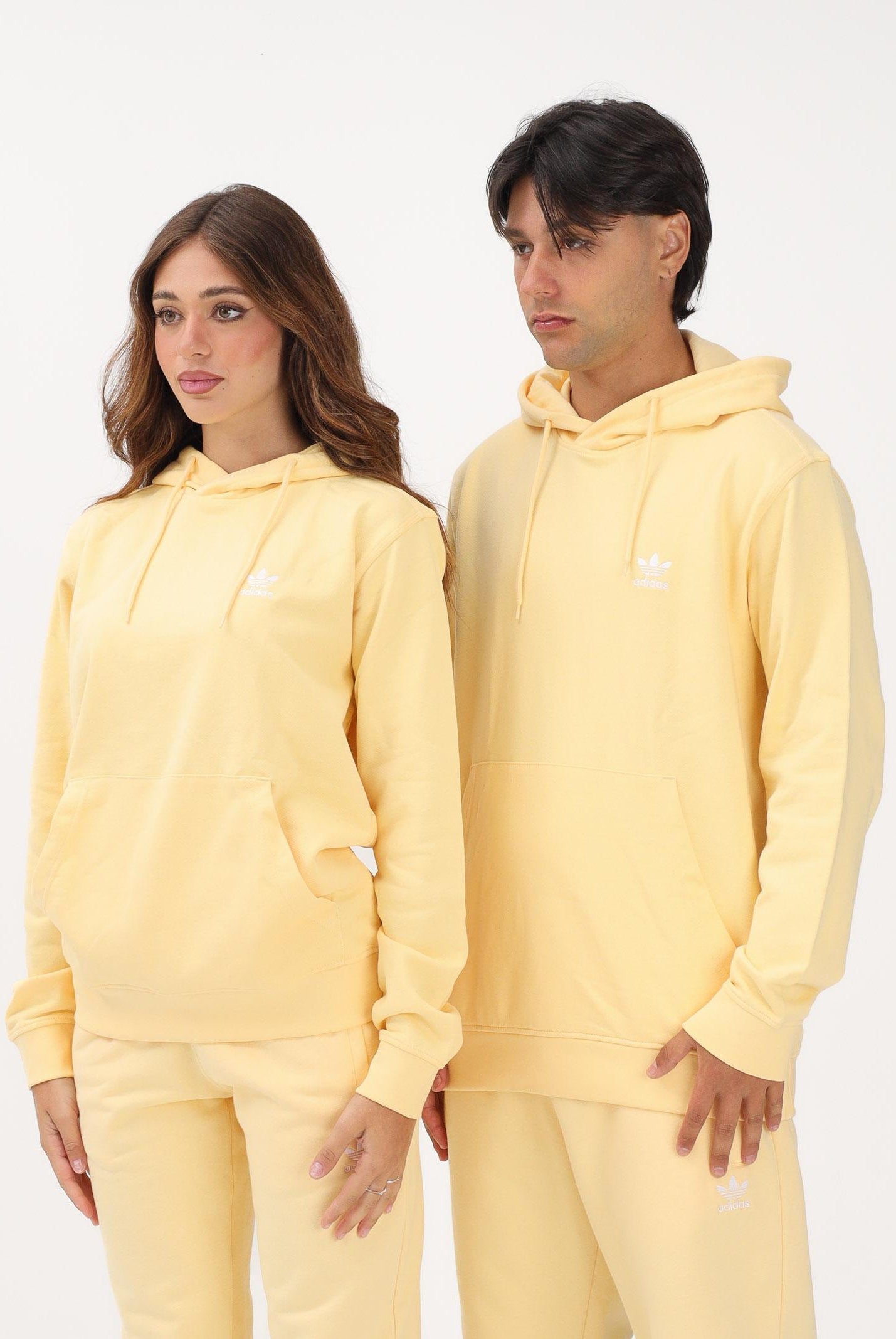 ADIDAS ORIGINALS Felpa con cappuccio Trefoil Essentials Loose gialla per uomo e donna KE1158 . ADIDAS ORIGINALS