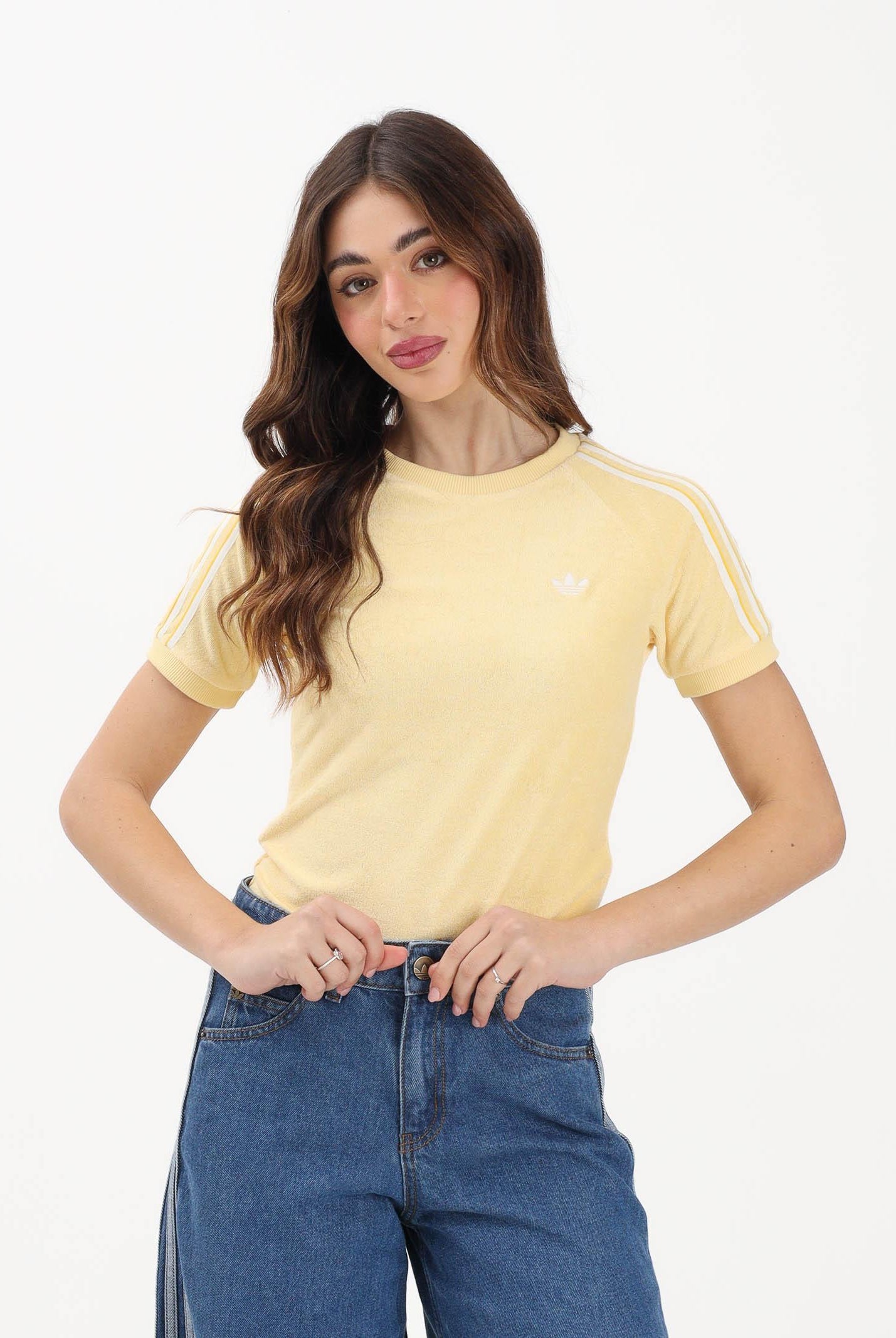 ADIDAS ORIGINALS T-shirt a manica corta Terry Towel Cali gialla da donna KD1409 . ADIDAS ORIGINALS
