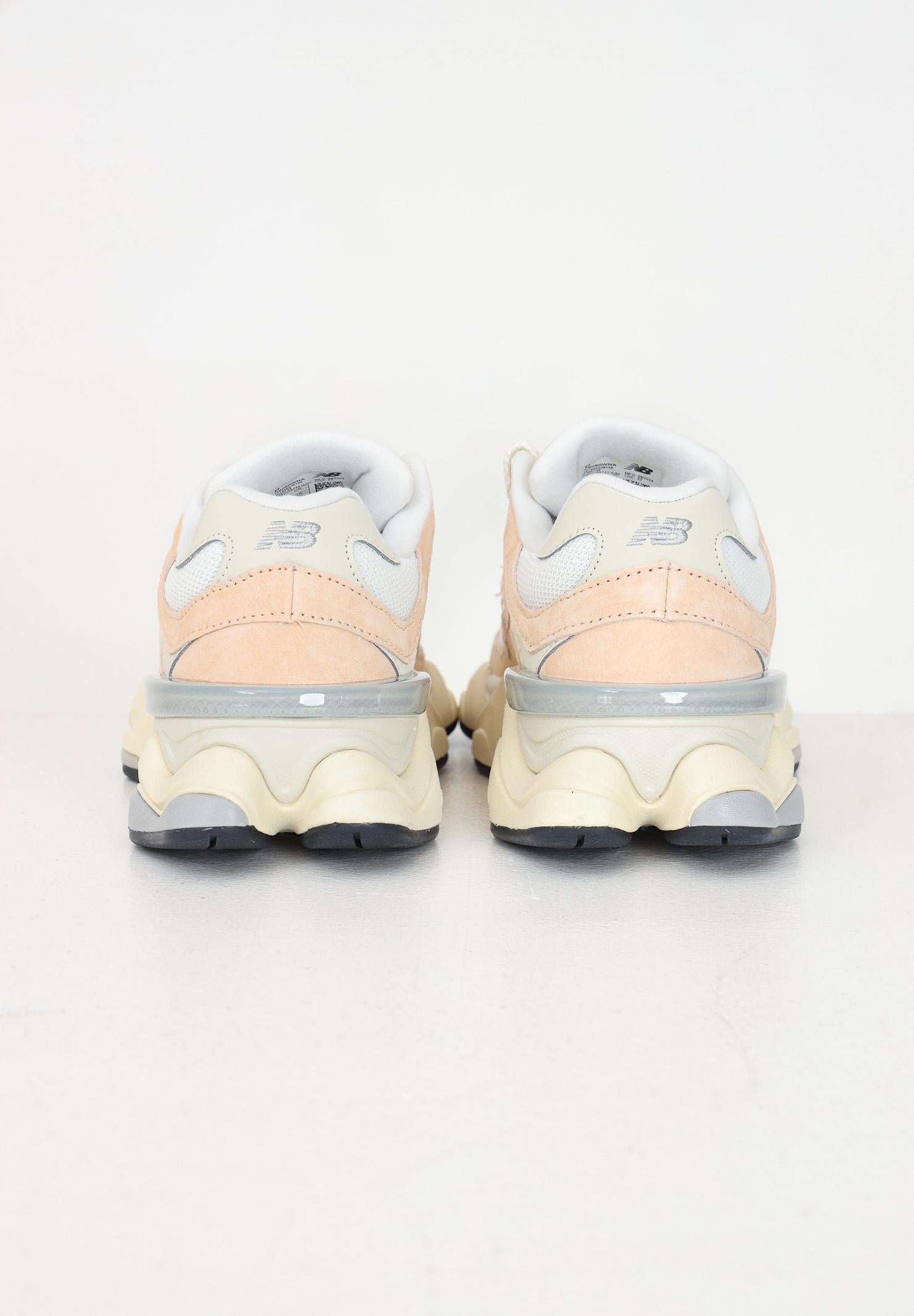 NEW BALANCE Sneakers 9060 salmone da uomo U9060WNA . NEW BALANCE