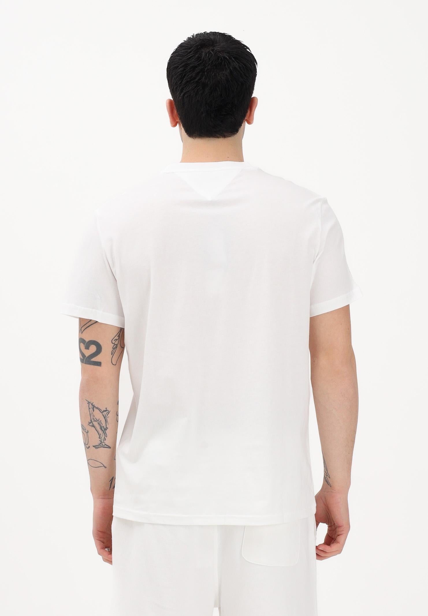 TOMMY JEANS T-shirt a manica corta bianca da uomo con logo frontale DM0DM22538 YBL TOMMY JEANS