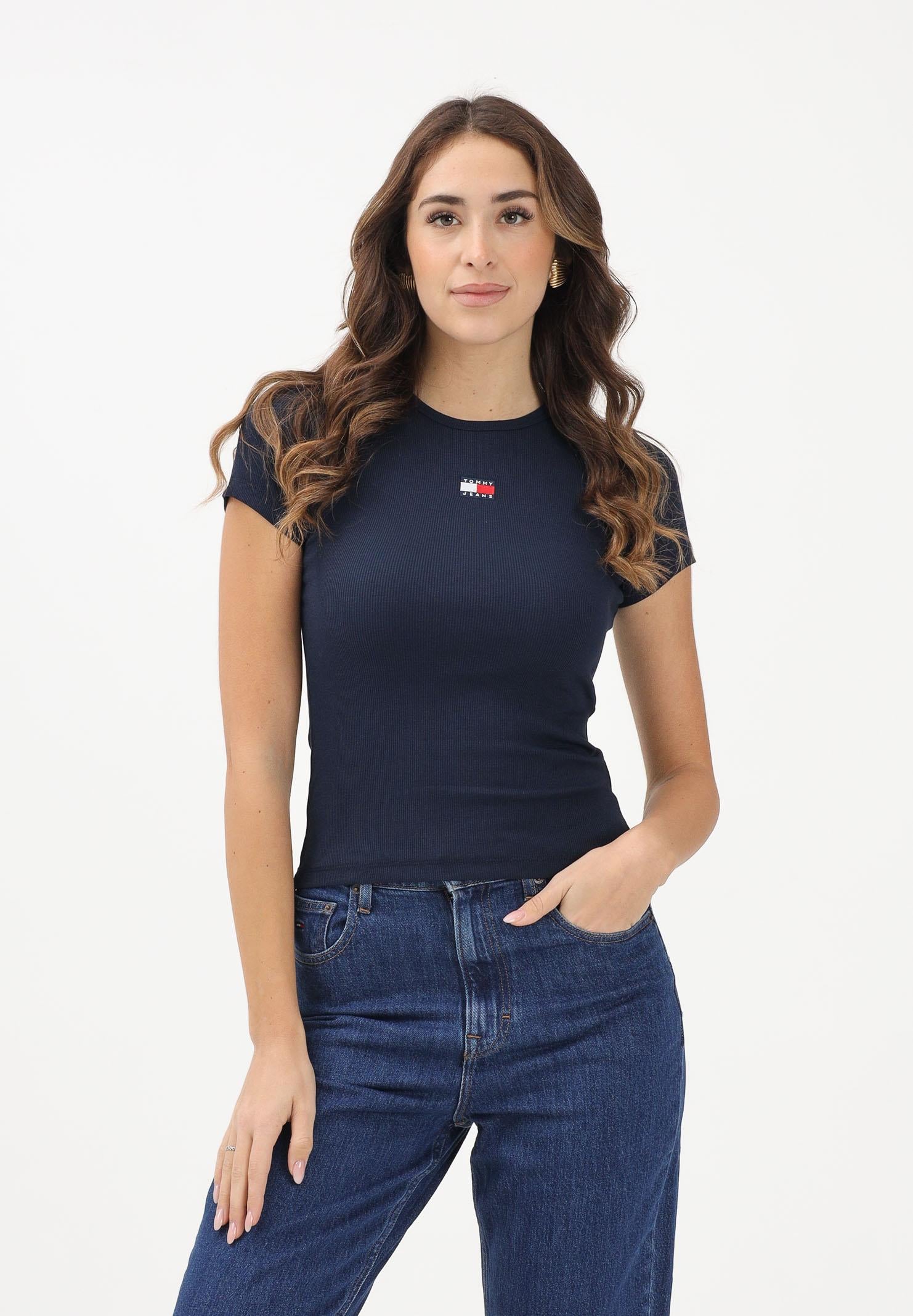 TOMMY JEANS T-shirt a manica corta blu da donna con patch logo DW0DW17881 C1G TOMMY JEANS