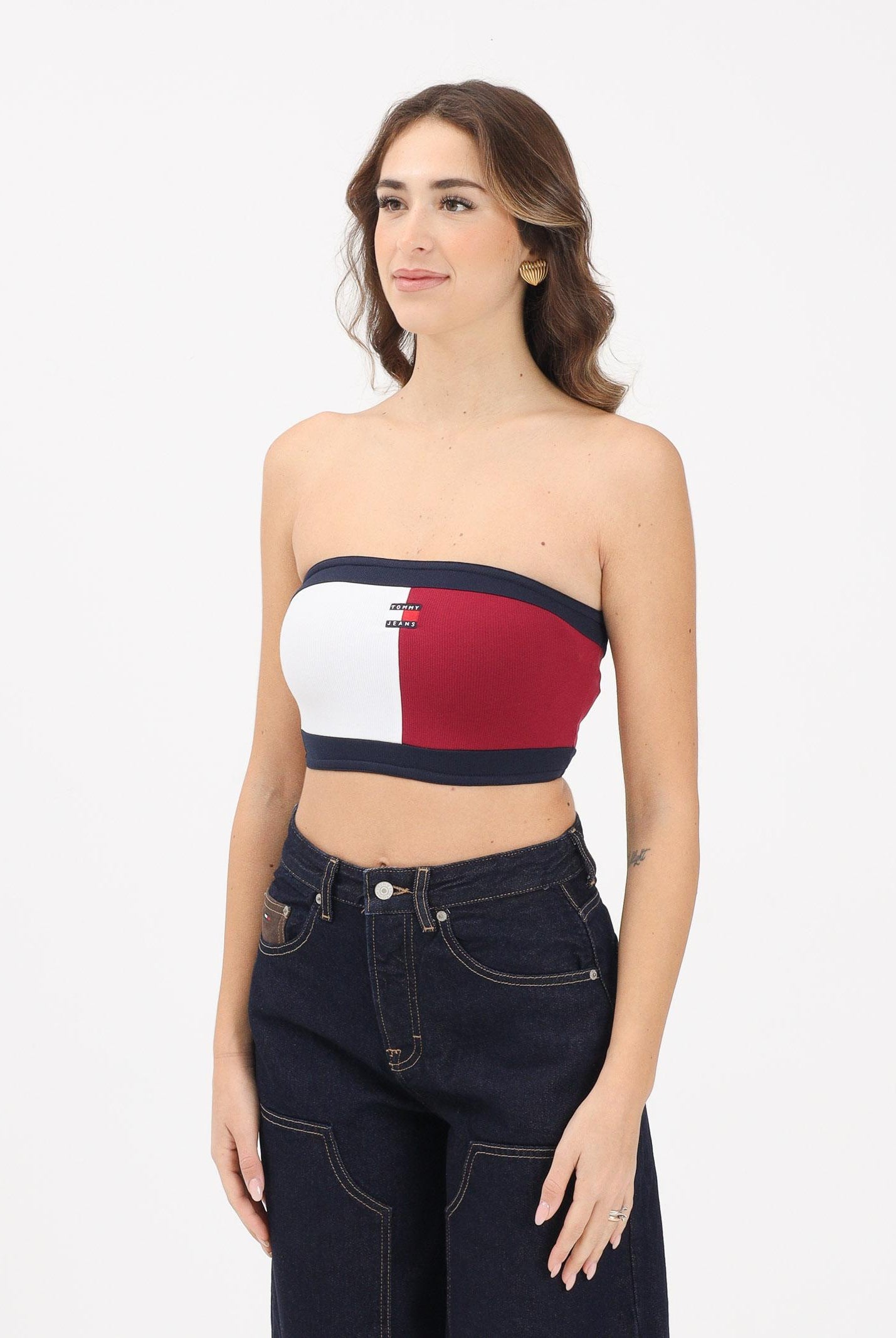 TOMMY JEANS Top caratterizzato dal classico motivo color block nei toni del bianco blu e bordeaux da donna DW0DW22637 VLC TOMMY JEANS