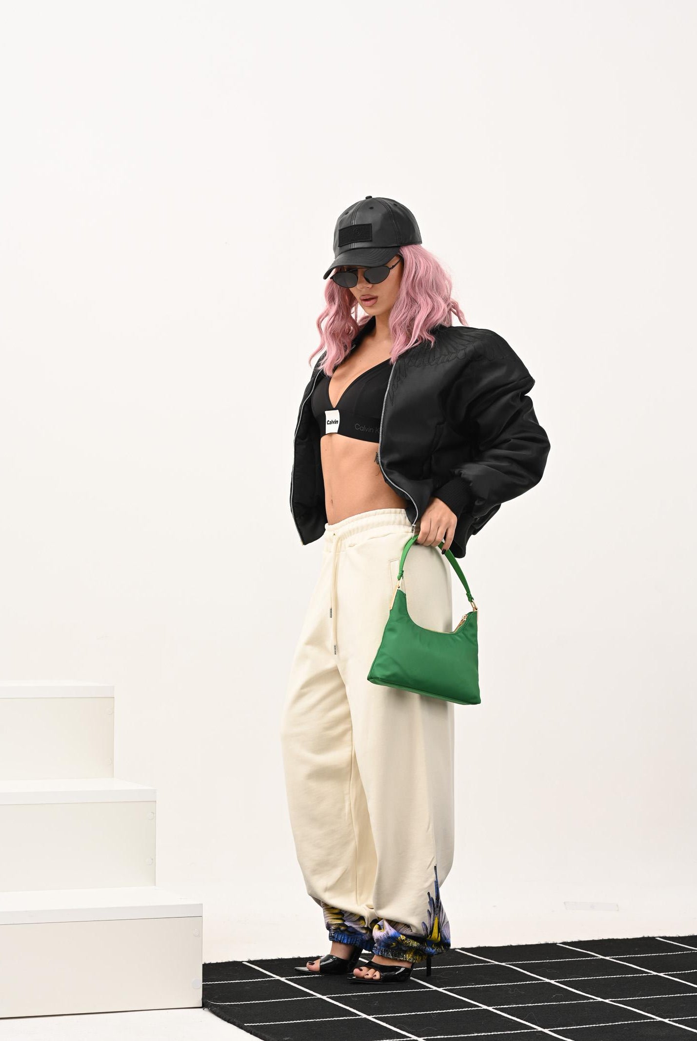 MARCELO BURLON COUNTY OF MILAN Pantalone sportivo panna da donna con stampa ali sul fondo 25ICM30074 LASK MARCELO BURLON COUNTY OF MILAN