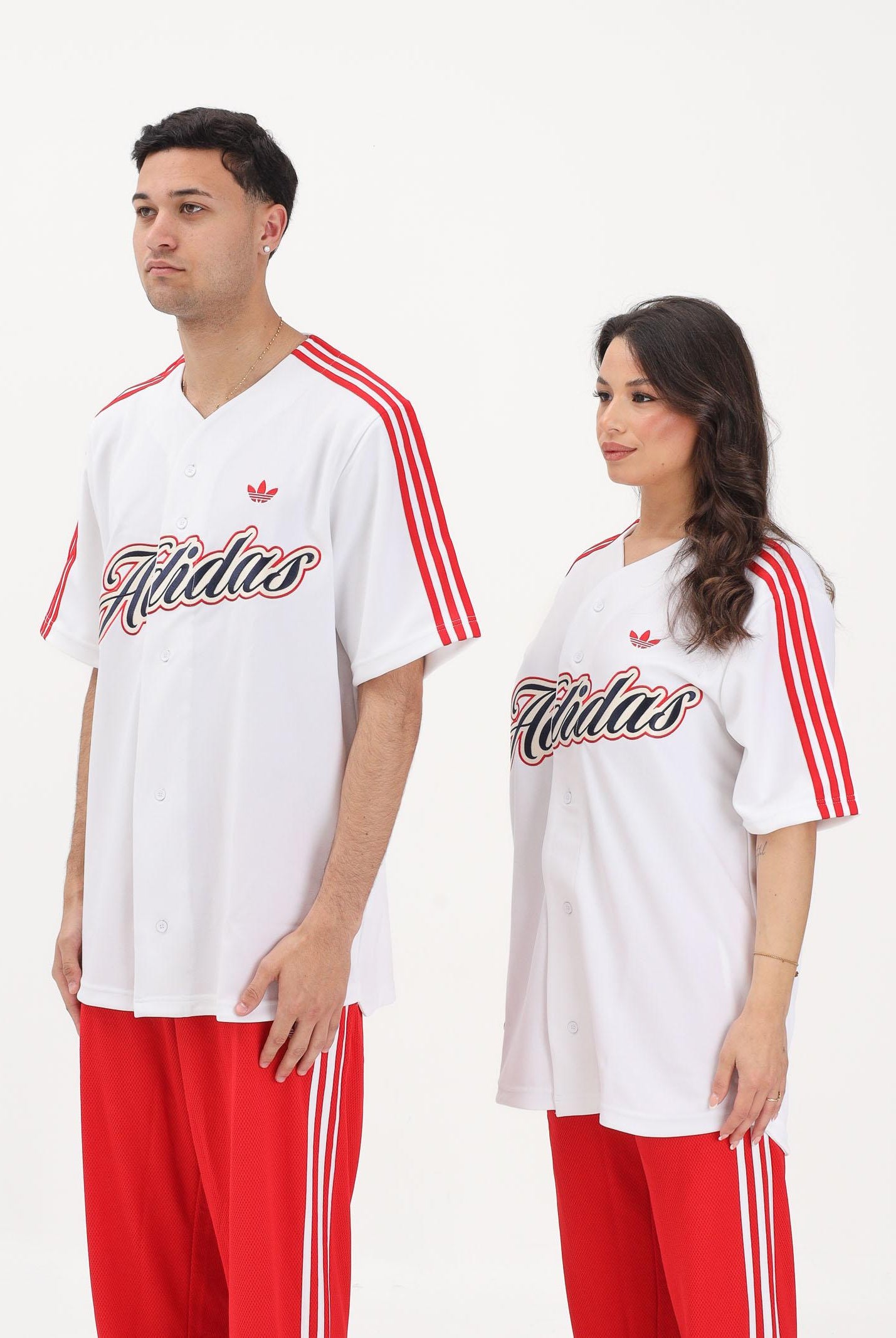 ADIDAS ORIGINALS Camicia a manica corta SUMMER LEAGUE VARSITY BASEBALL bianca per uomo e donna KD6563 . ADIDAS ORIGINALS