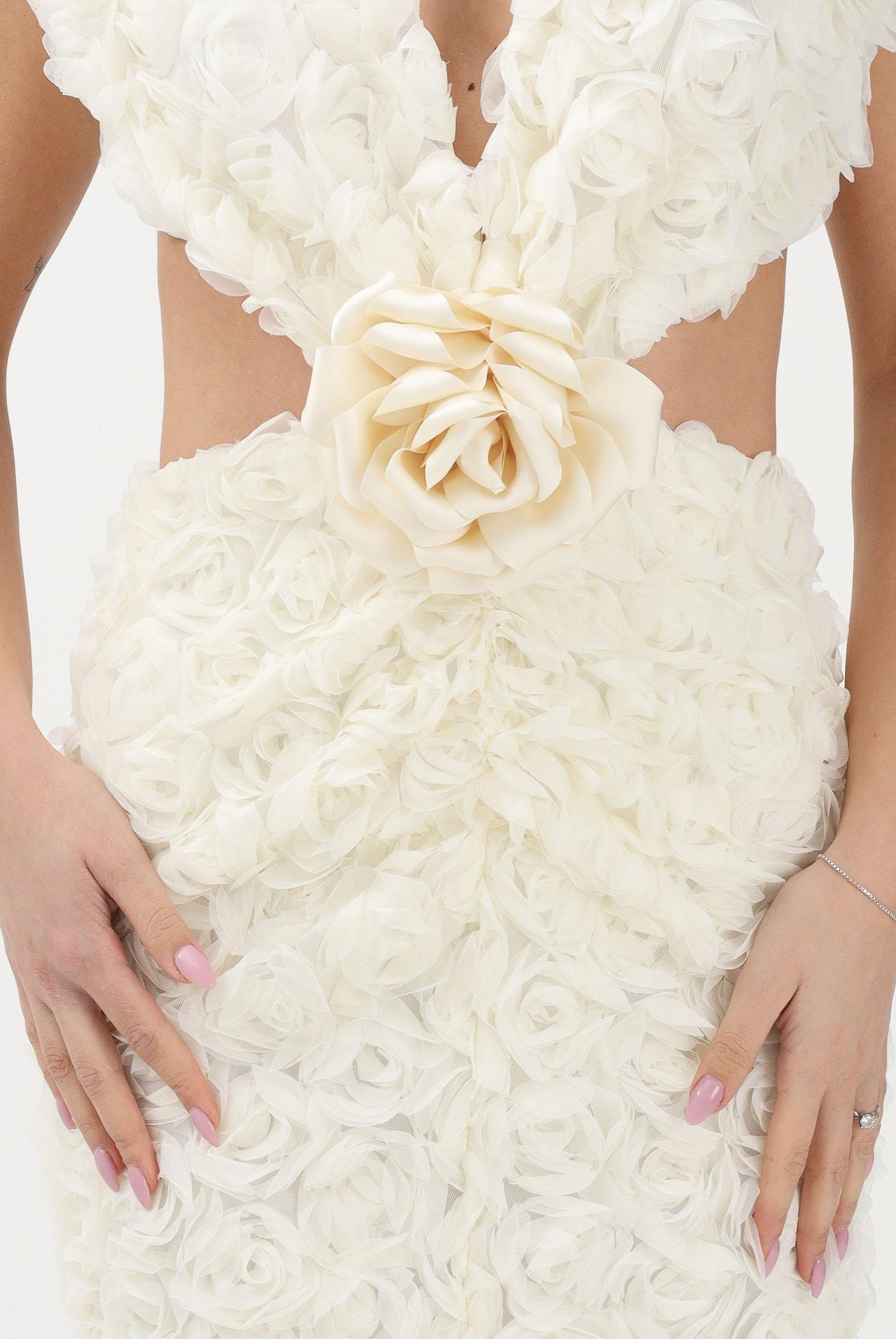 SHIT Abito lungo crema da donna con motivo di rosette in rilievo 3D SH26026 CR SHIT