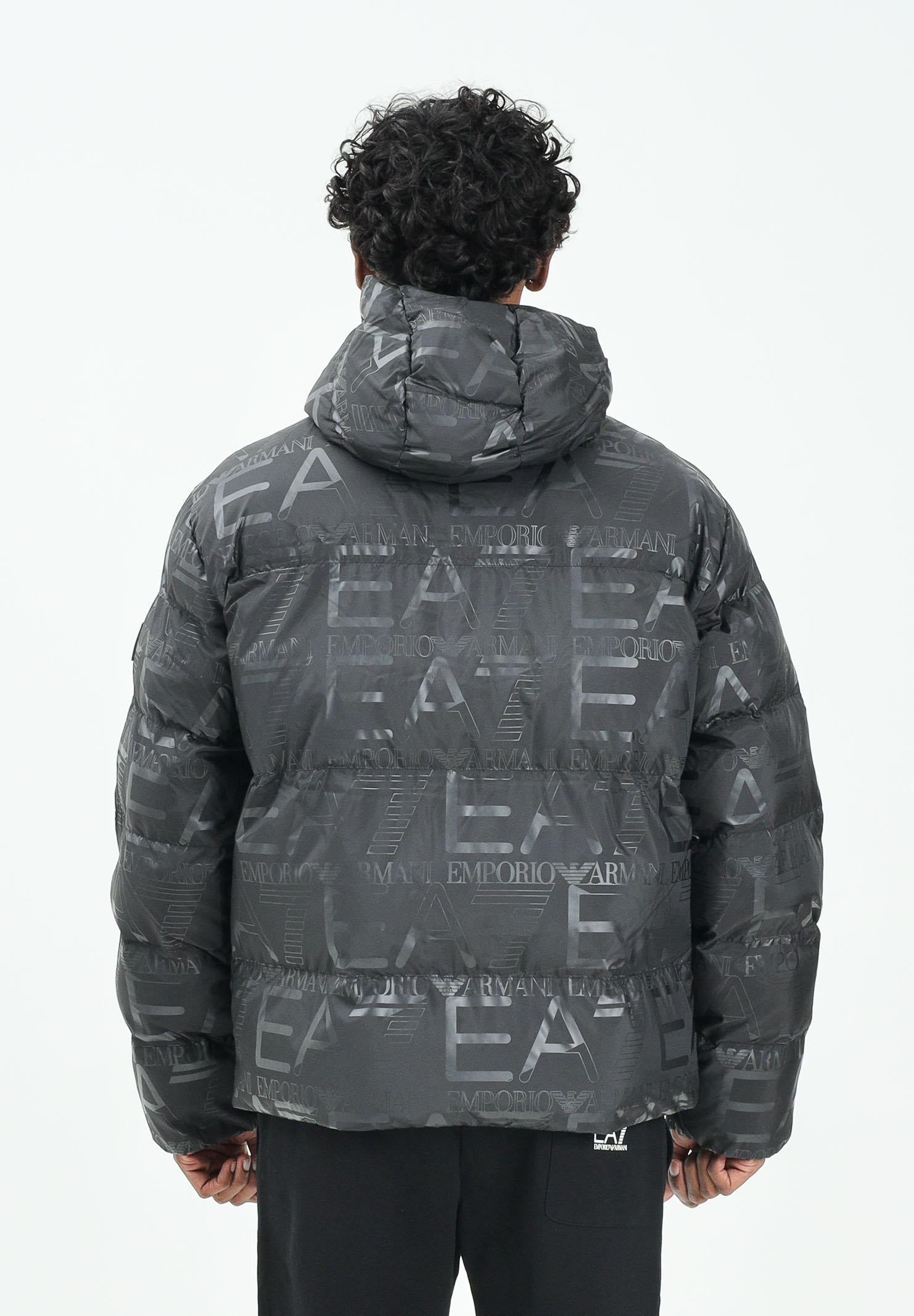 EA7 Piumino nero da uomo con stampa logo all-over 7M000697AF15969 UC001 EA7