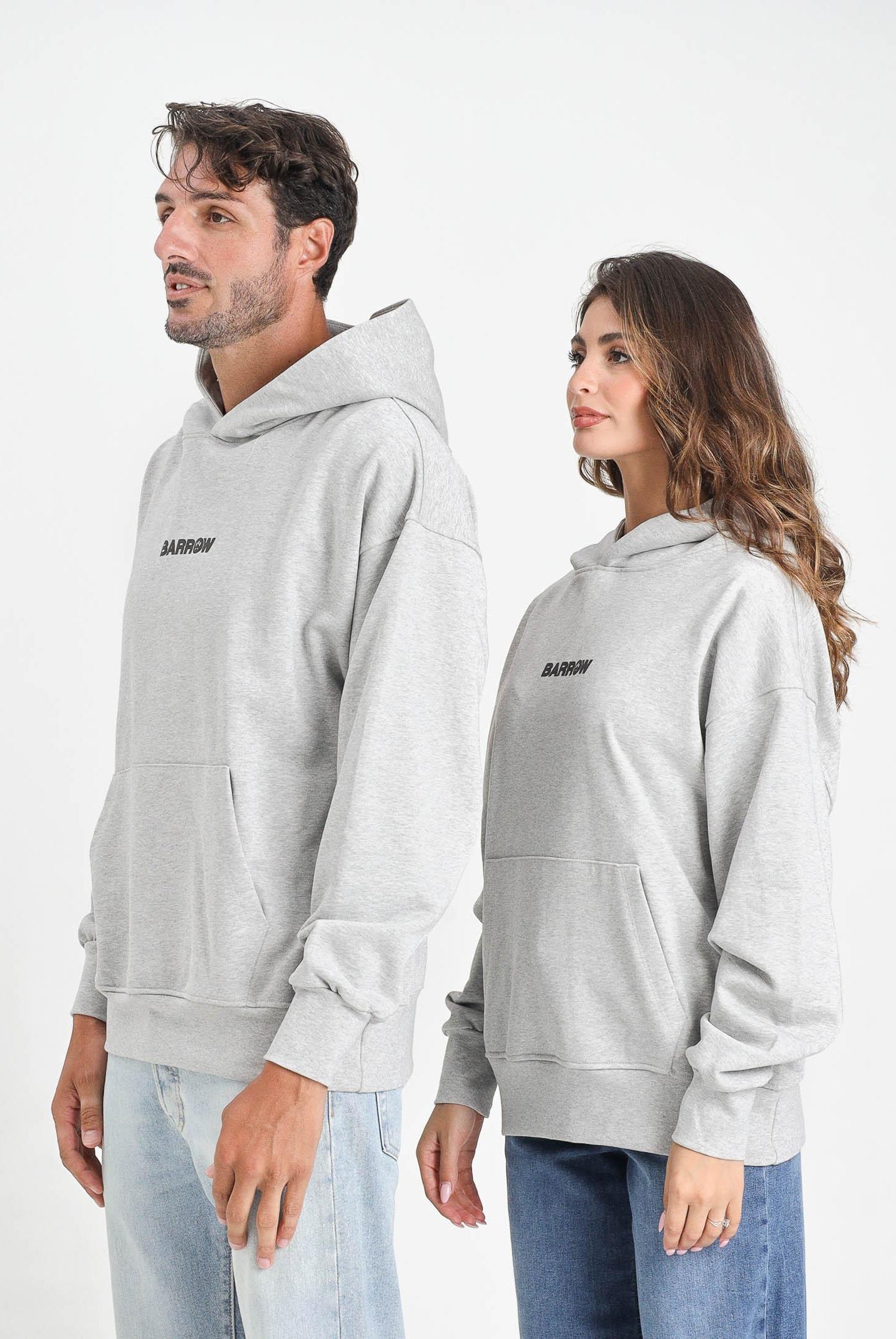 BARROW Felpa con cappuccio grigia per uomo e donna rifinita da stampa F5BWUAHS047 107 BARROW
