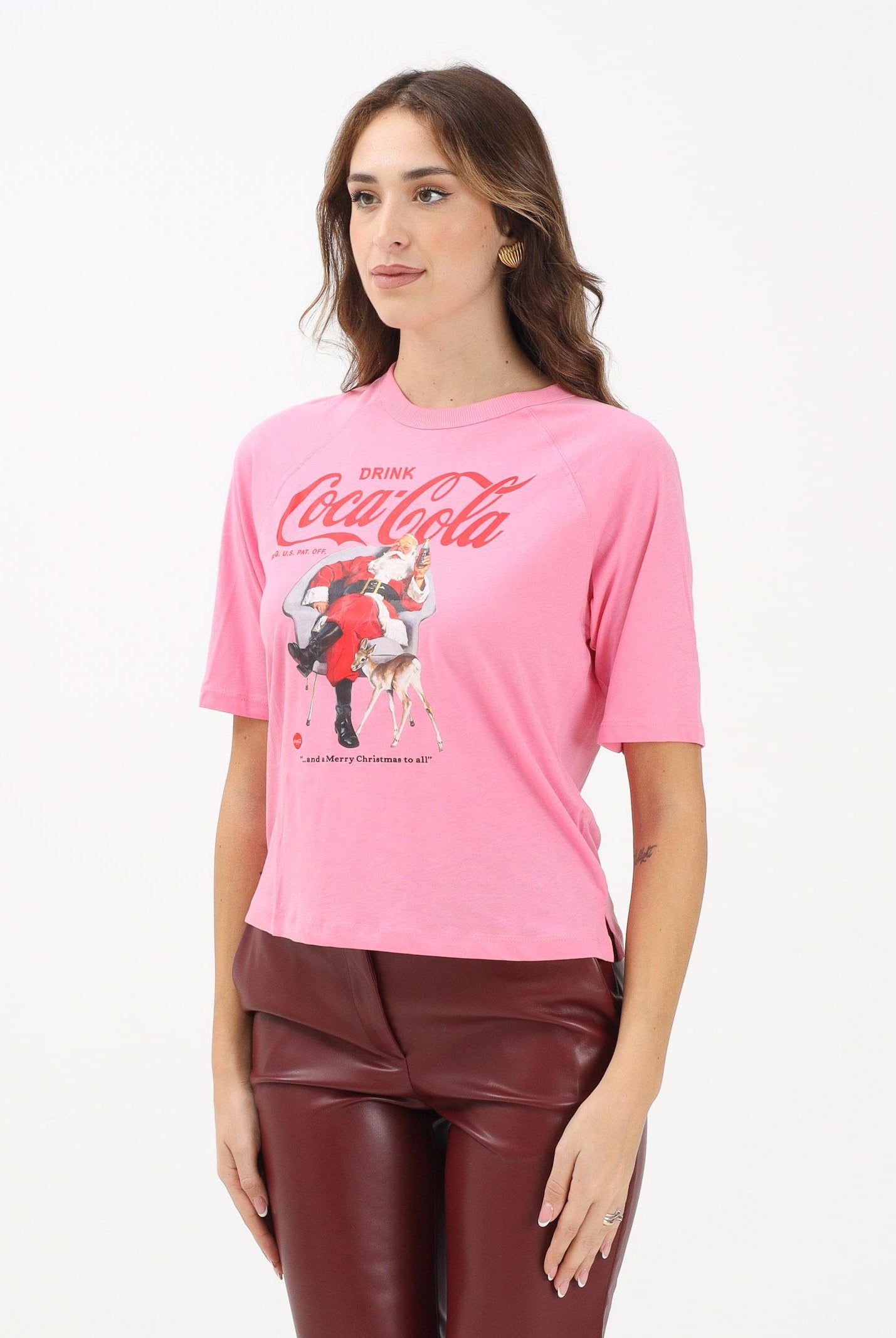 ONLY T-shirt a manica corta rosa da donna con stampa Coca Cola 15355794 SachetPink ONLY