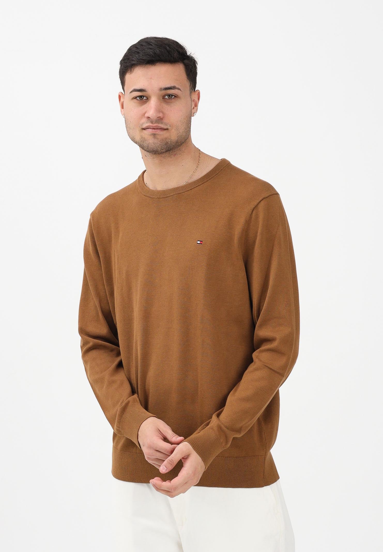 TOMMY HILFIGER Maglioncino girocollo khaki da uomo con logo MW0MW39999 GWP TOMMY HILFIGER