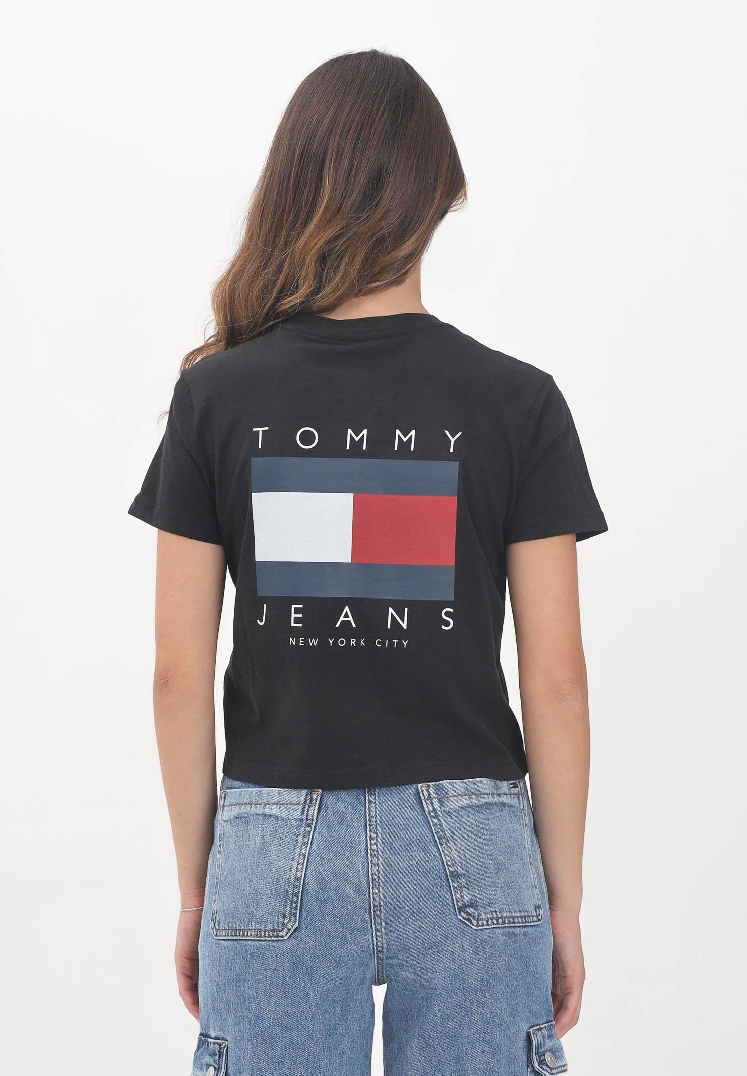 TOMMY JEANS T-shirt a manica corta nera da donna con maxi logo DW0DW21423BDS TOMMY JEANS