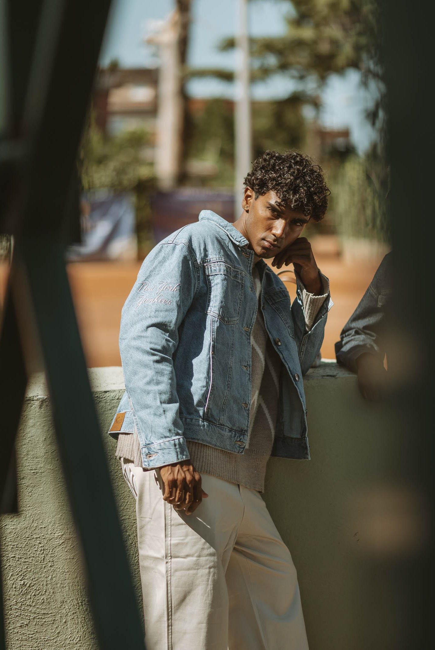 NEW ERA Giacca di jeans New York Yankees MLB in denim chiaro per uomo e donna 60684315 . NEW ERA