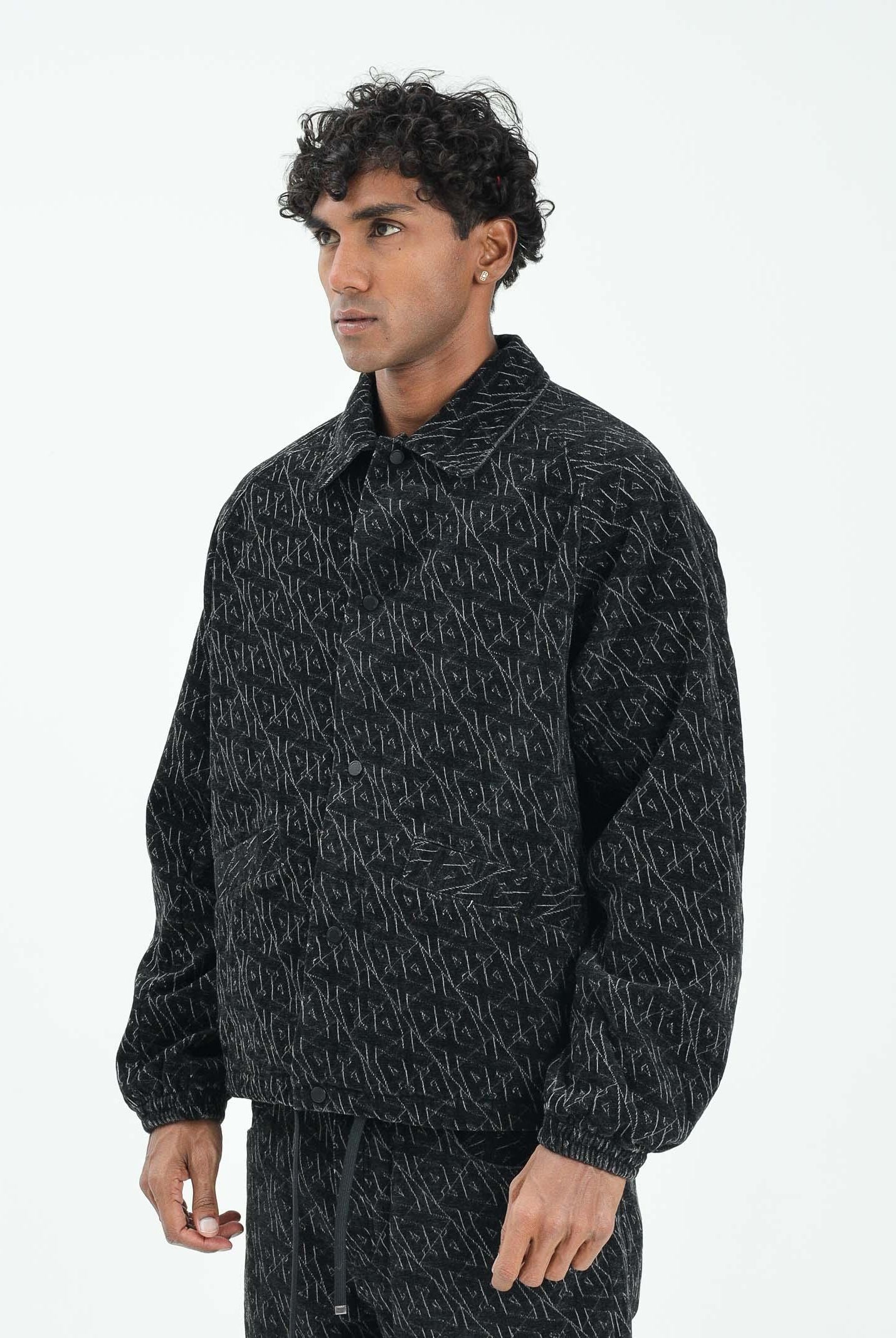 ARMANI EXCHANGE Giubbotto nero da uomo con logo all-over XM001866AF18821 FC145 ARMANI EXCHANGE